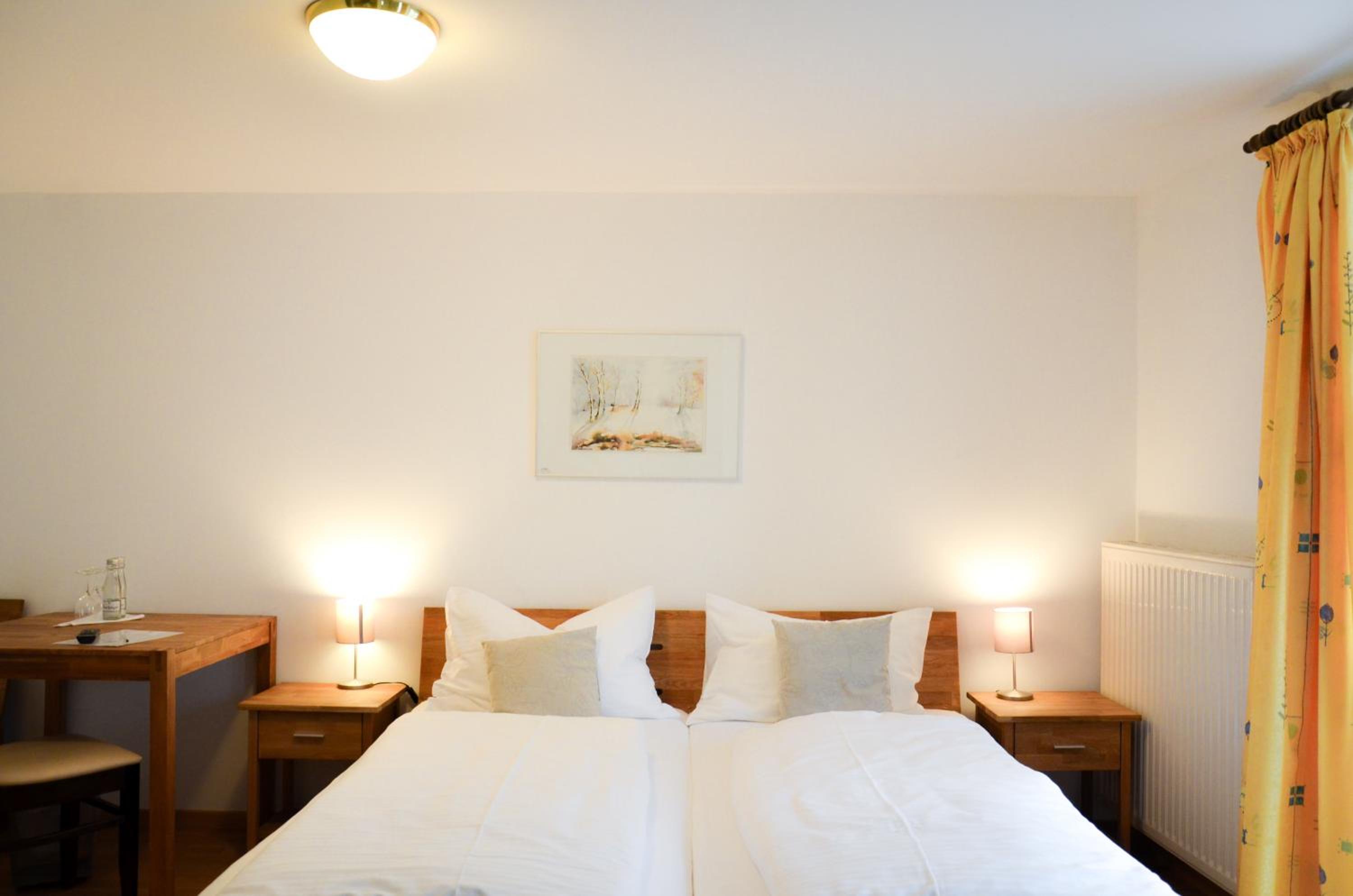 Triple Room with Bathroom photo 2