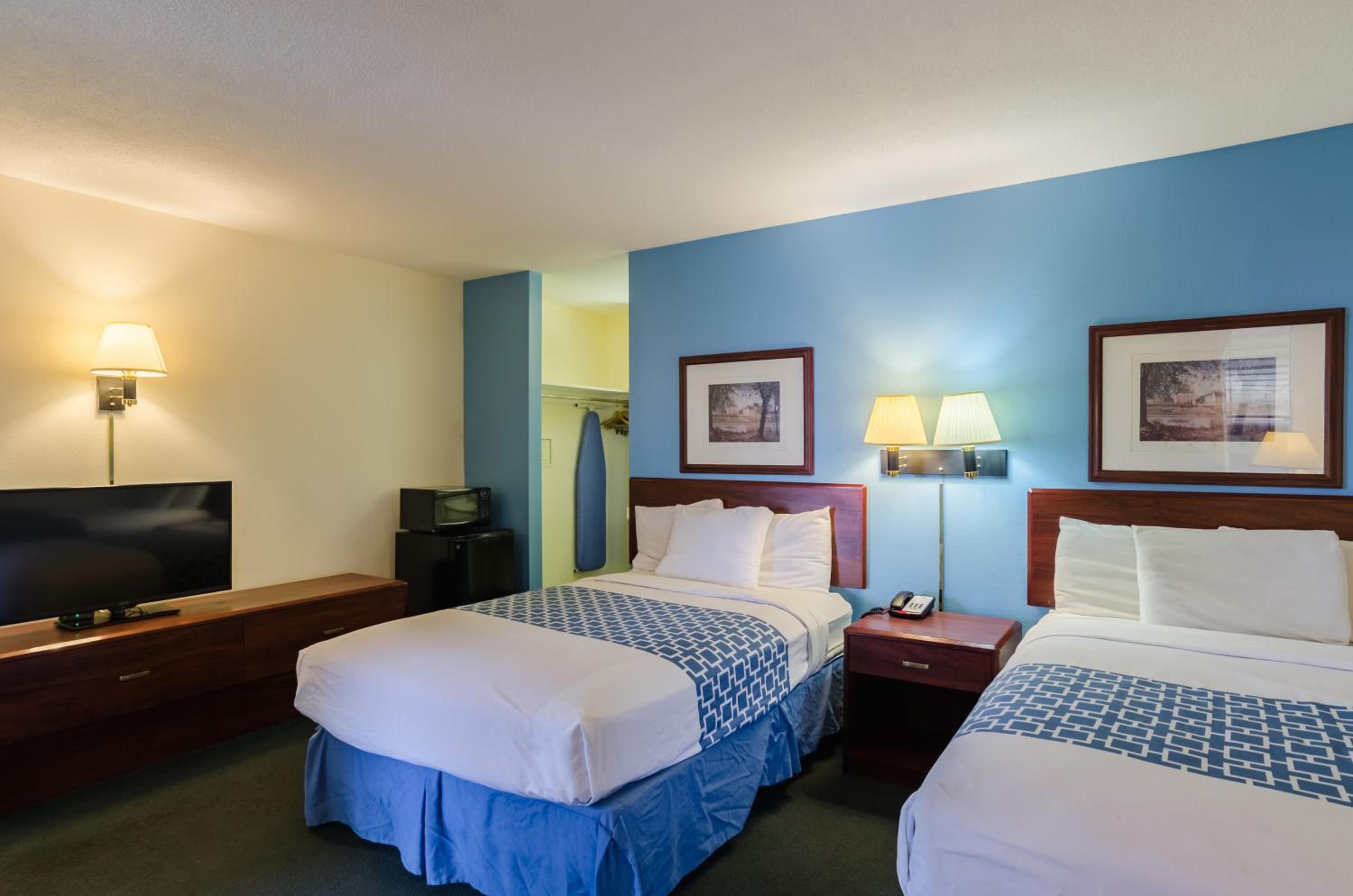 Double Room - Disability Access photo 3