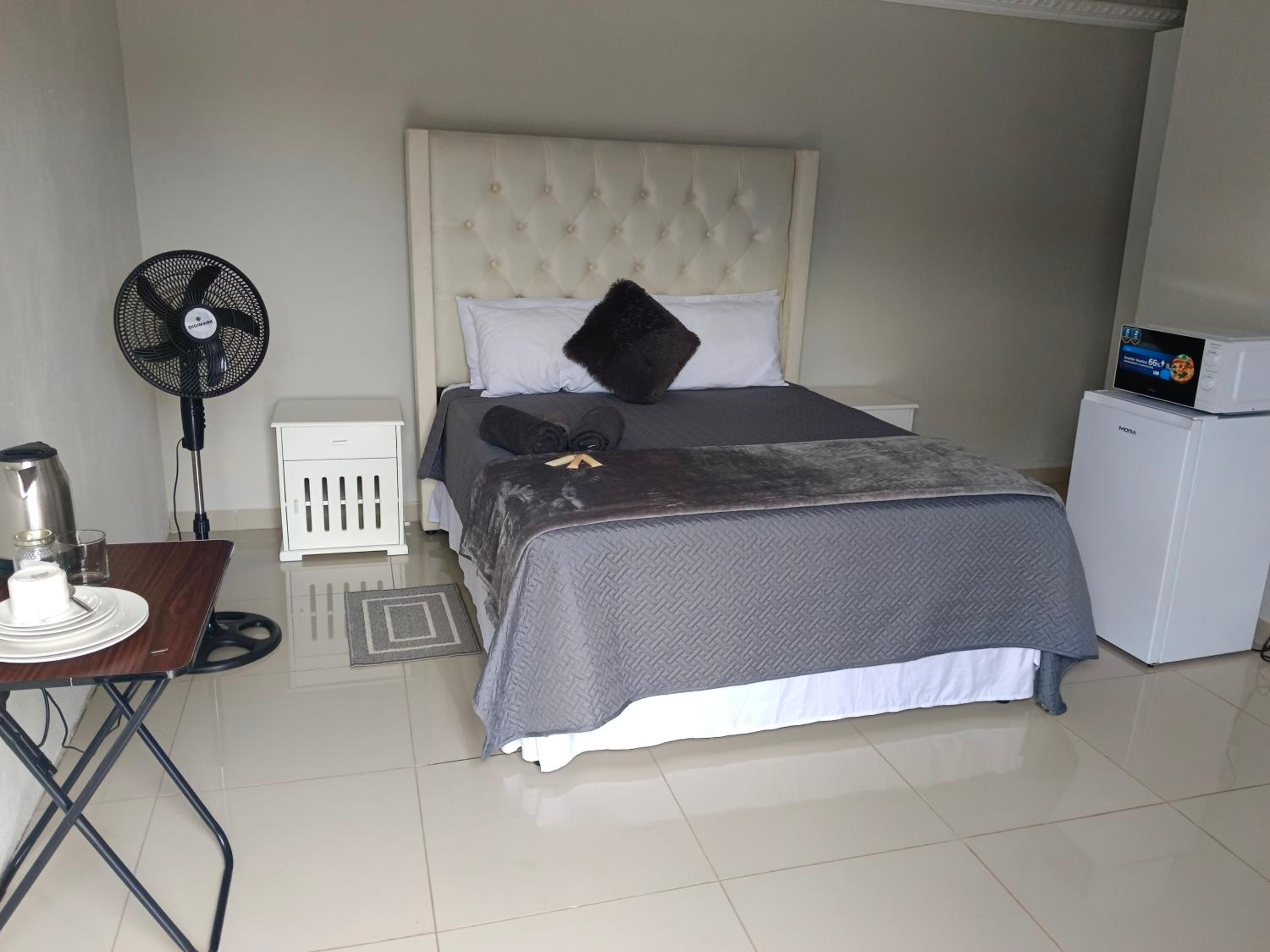 Deluxe Double Room with Shower photo 1