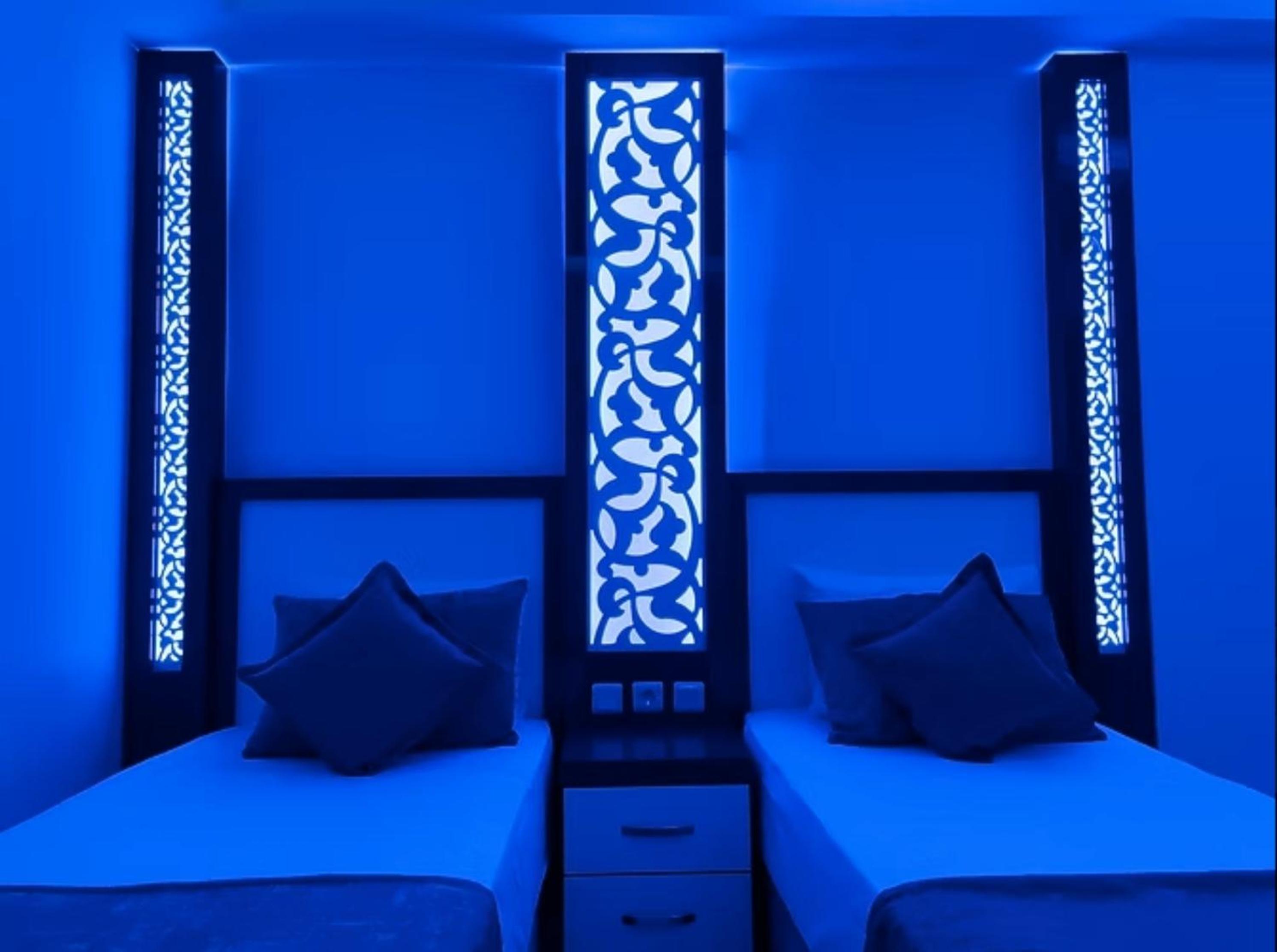 Standard Twin Room - Photo 3