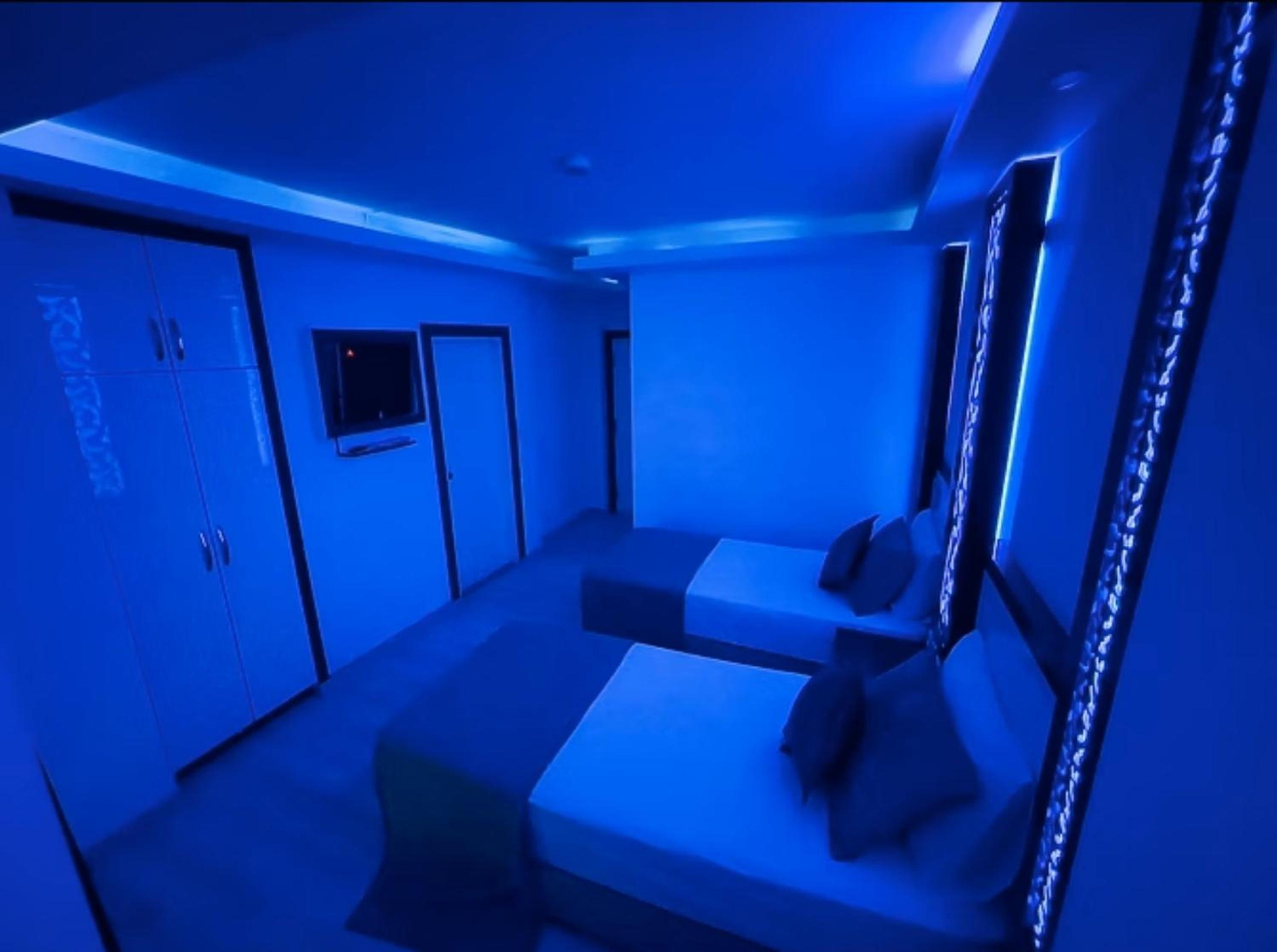 Standard Twin Room - Photo 2