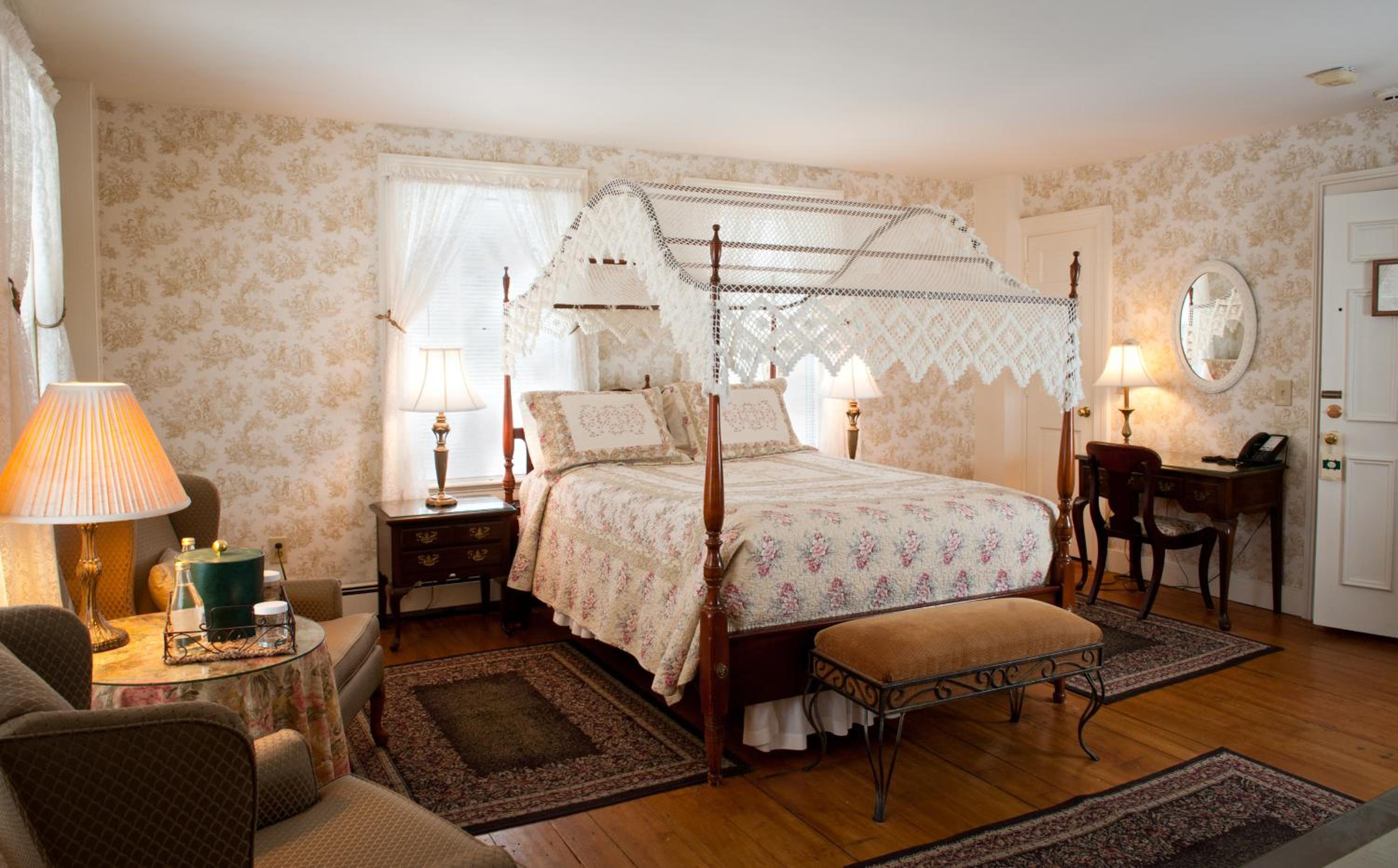 Deluxe Queen Room - Photo 3