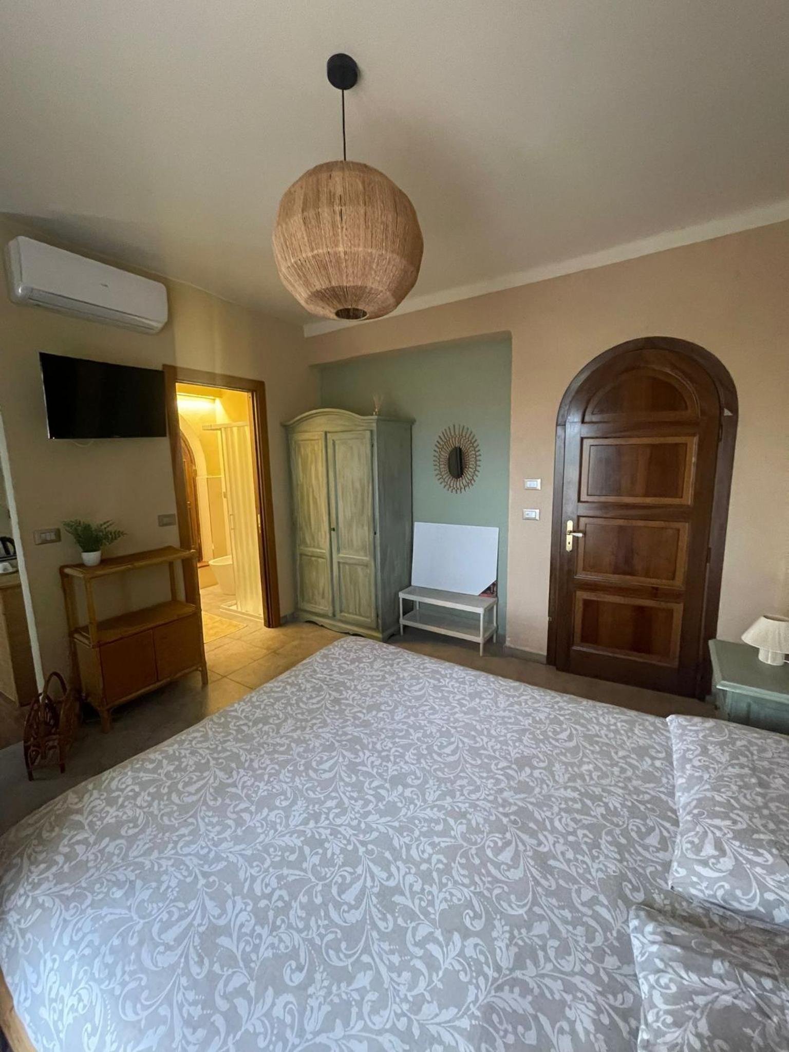 Deluxe Room (2 Adults + 1 Child) photo 2