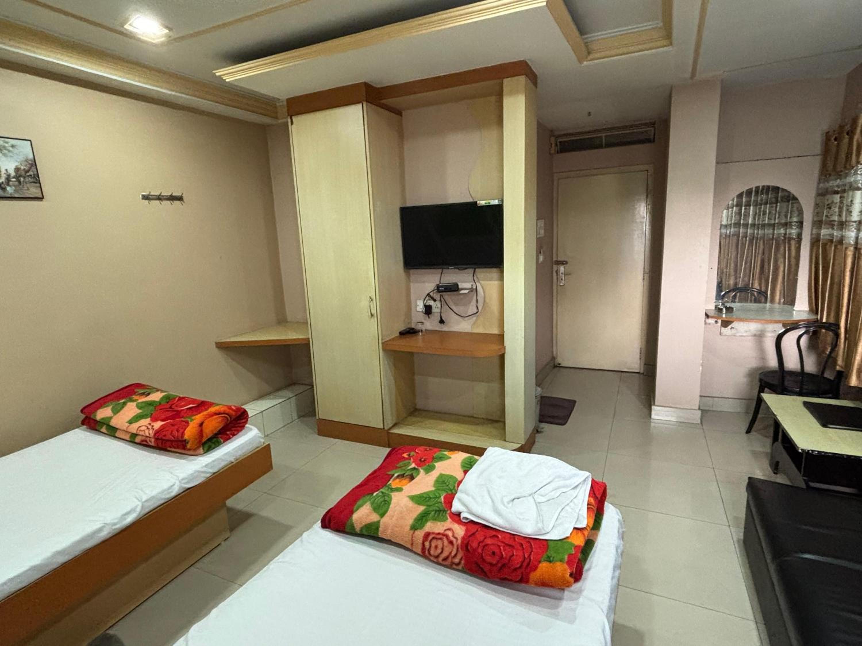 Budget Double Room photo 2