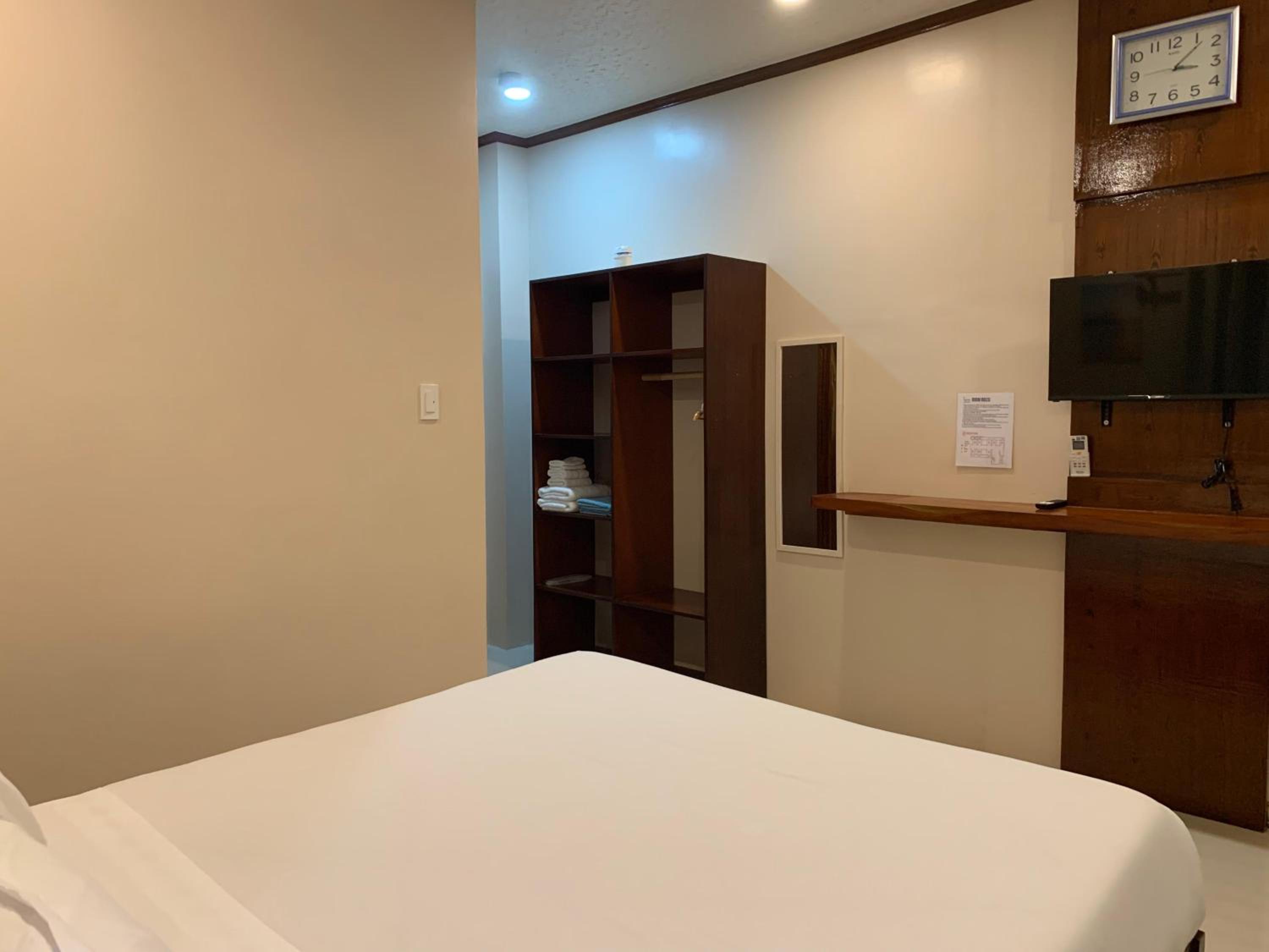 Queen Room - Disability Access photo 2