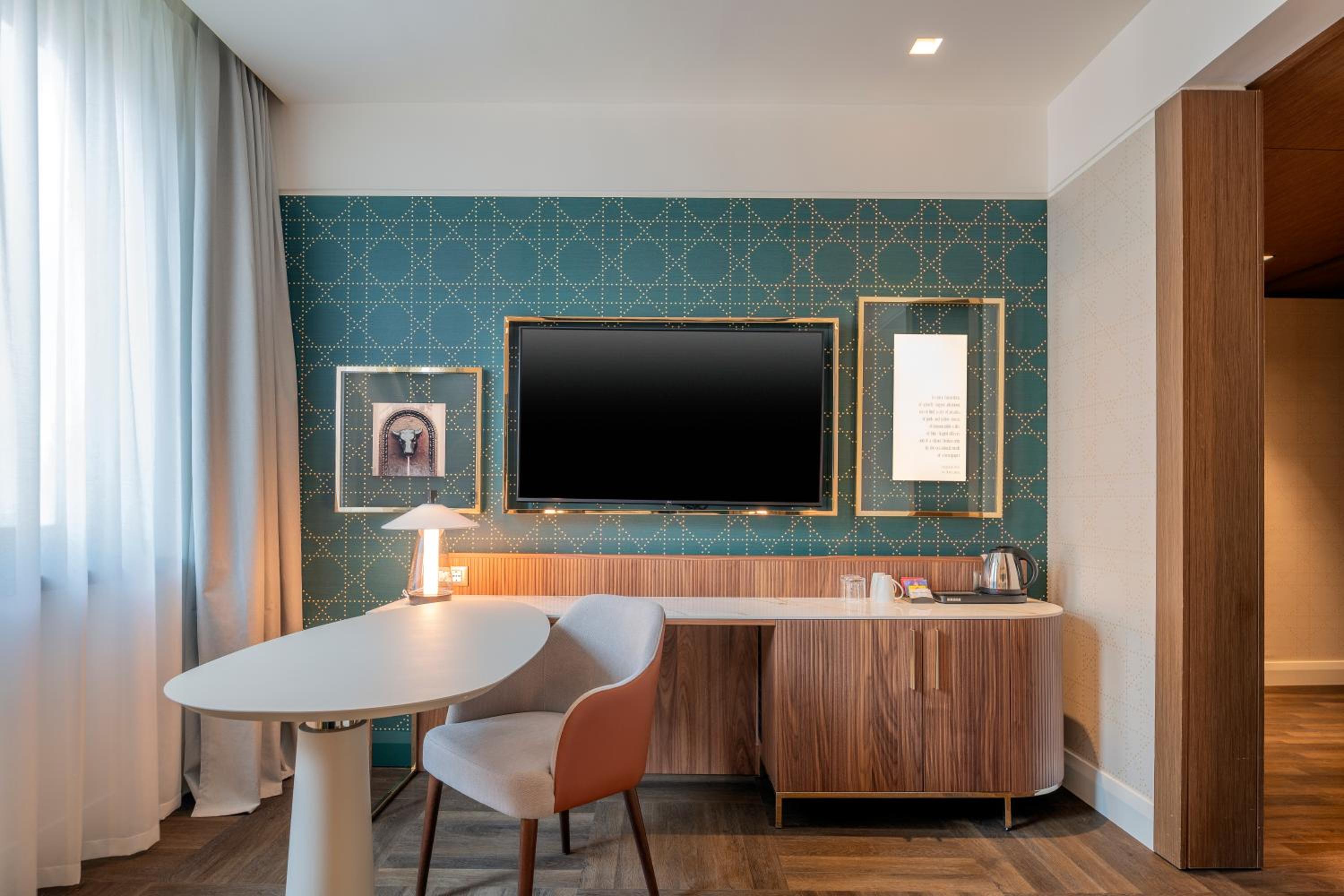 King Guest Room - Photo 3