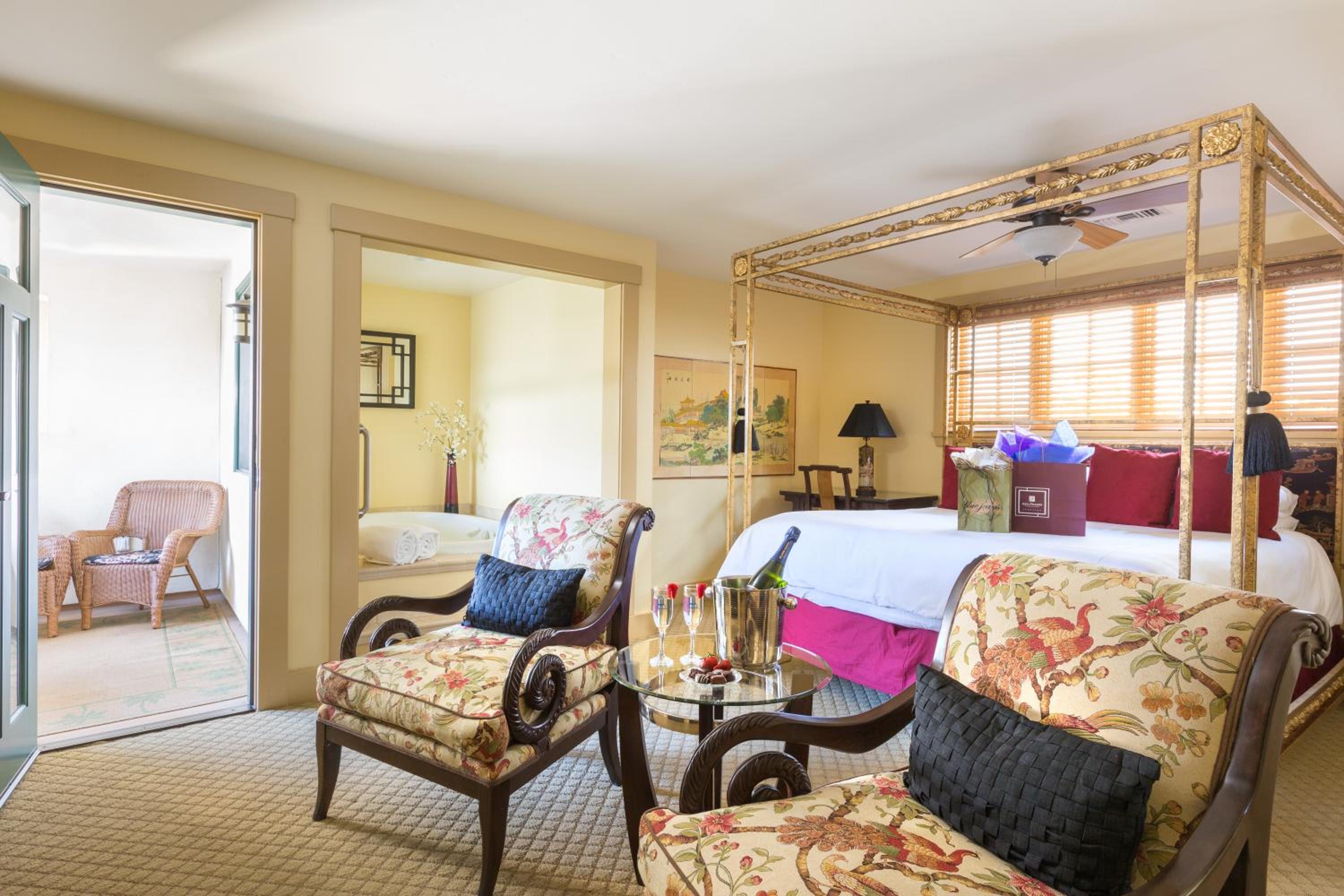 Superior King Room