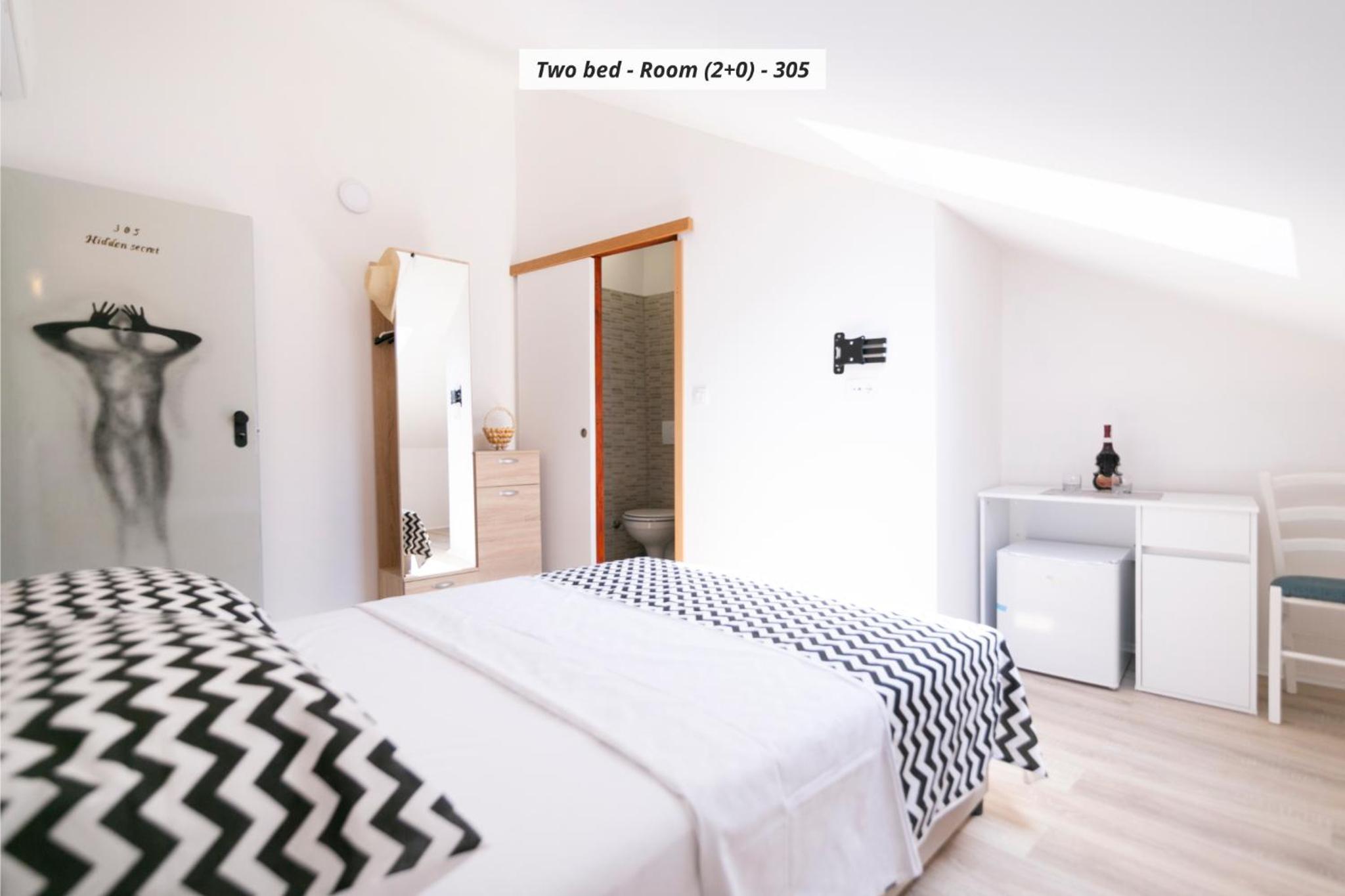 Deluxe Double or Twin Room - Photo 2