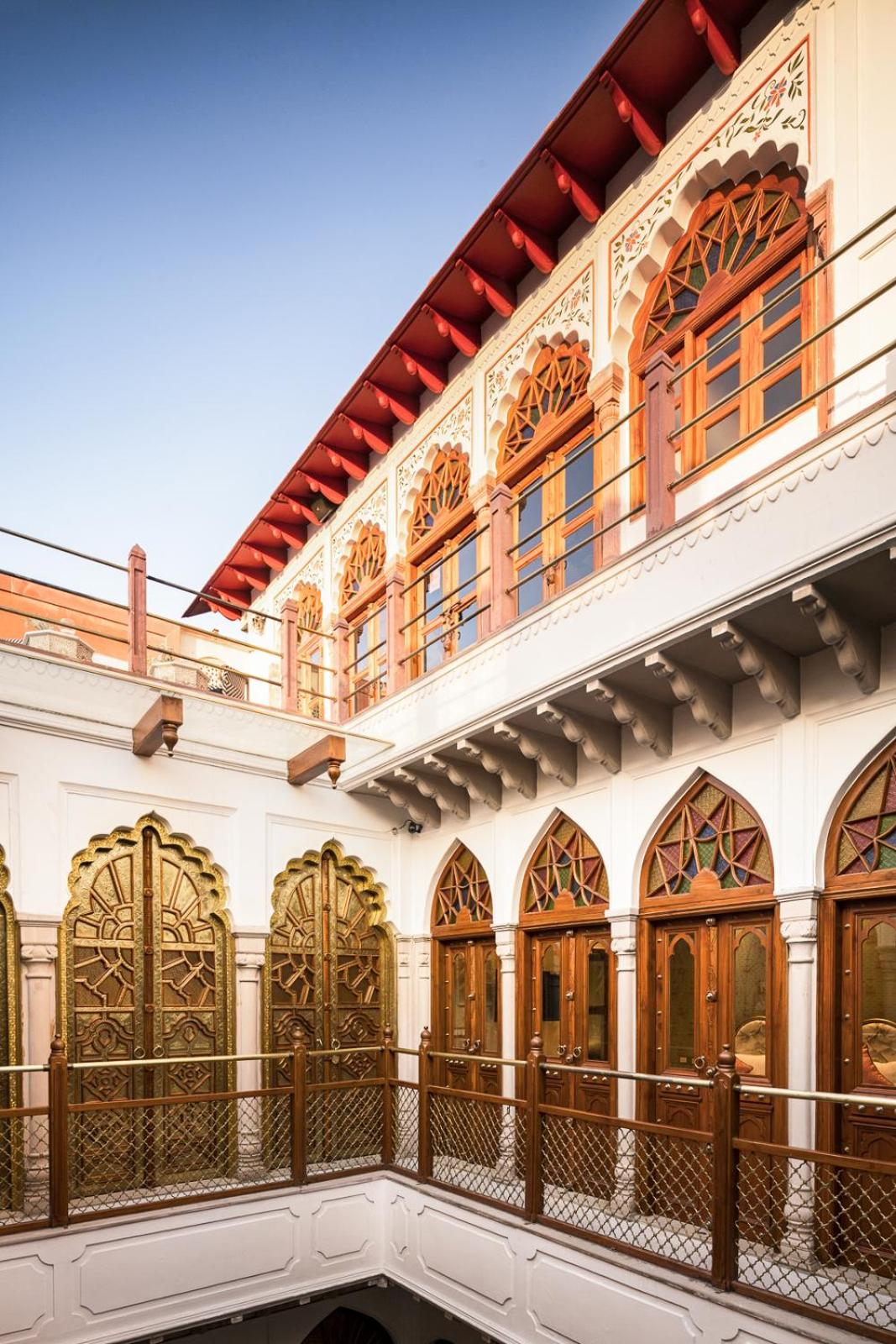 Mumtaz Mahal - Golden Haveli
