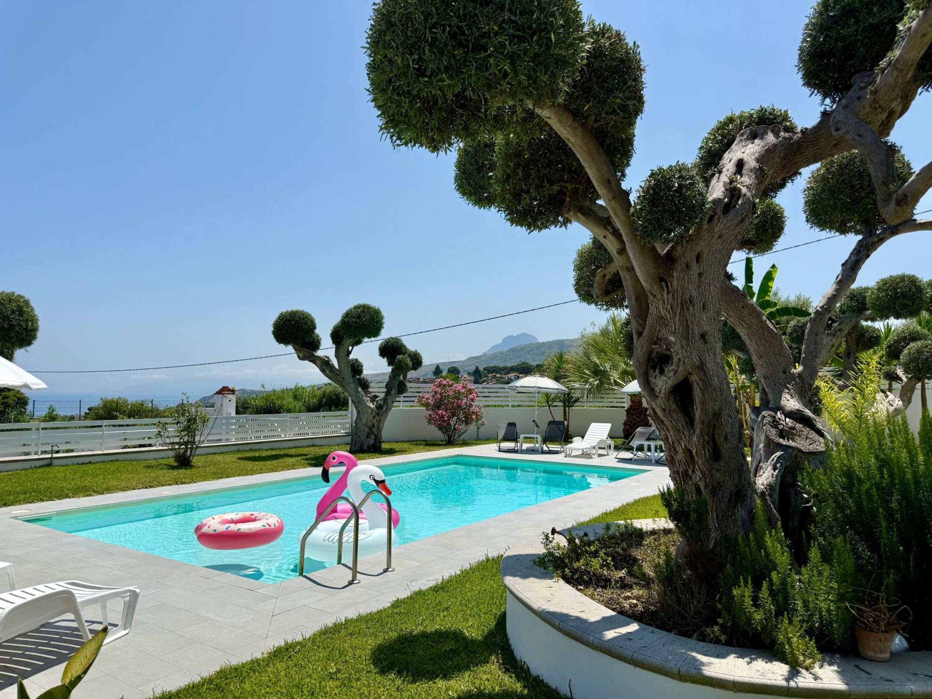 Villa with Private Pool photo 1