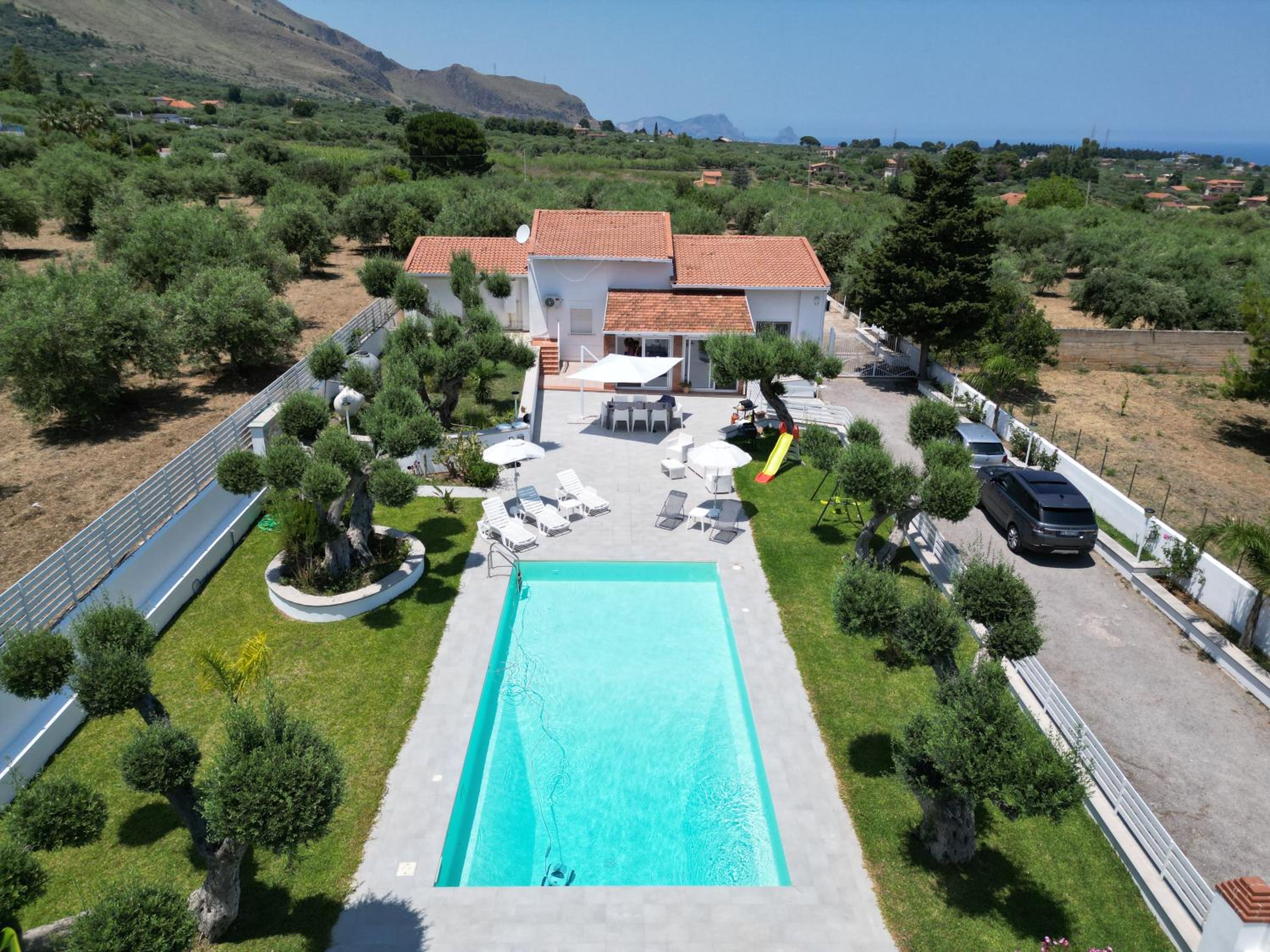 Villa with Private Pool photo 3