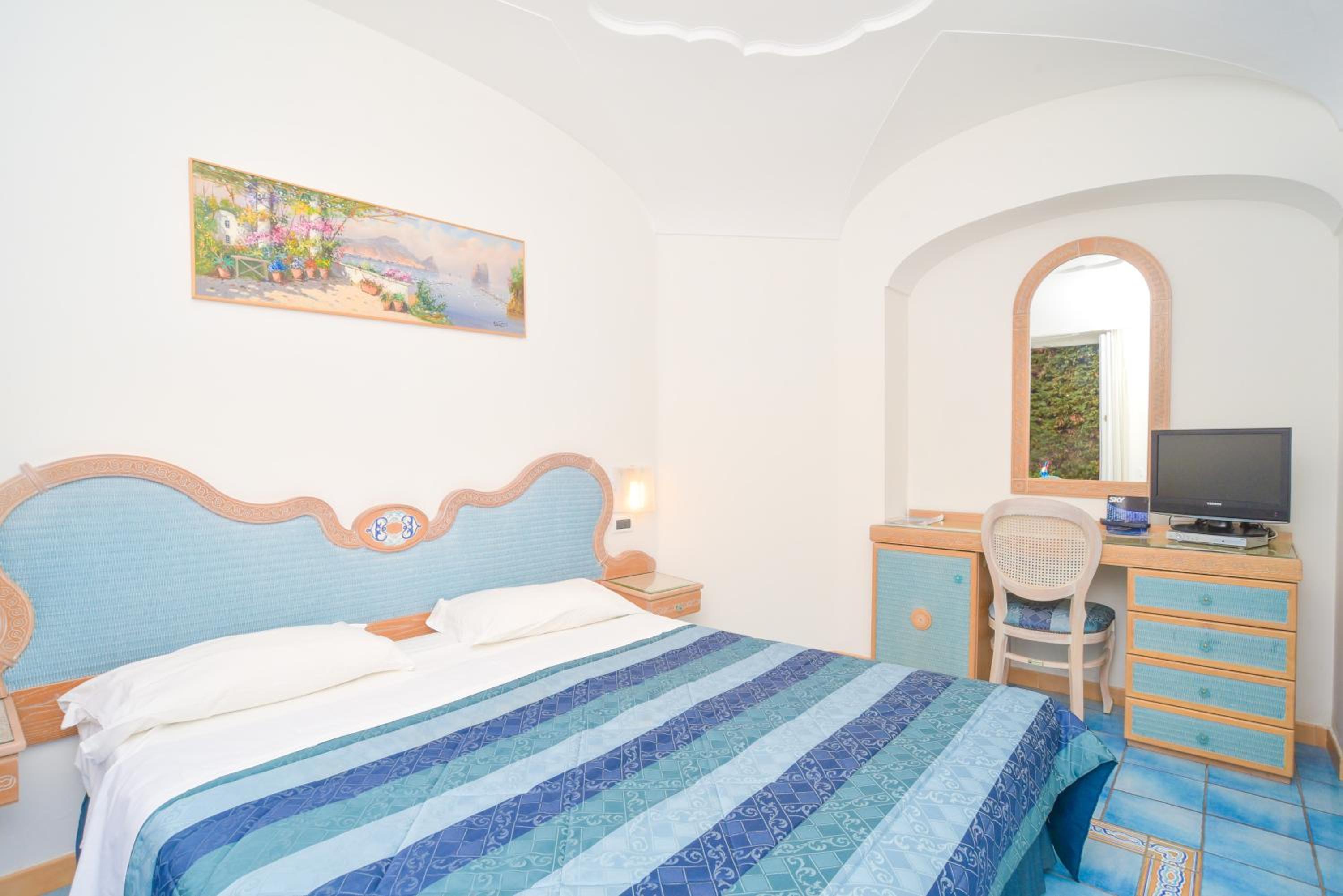 Standard Double Room - Photo 4
