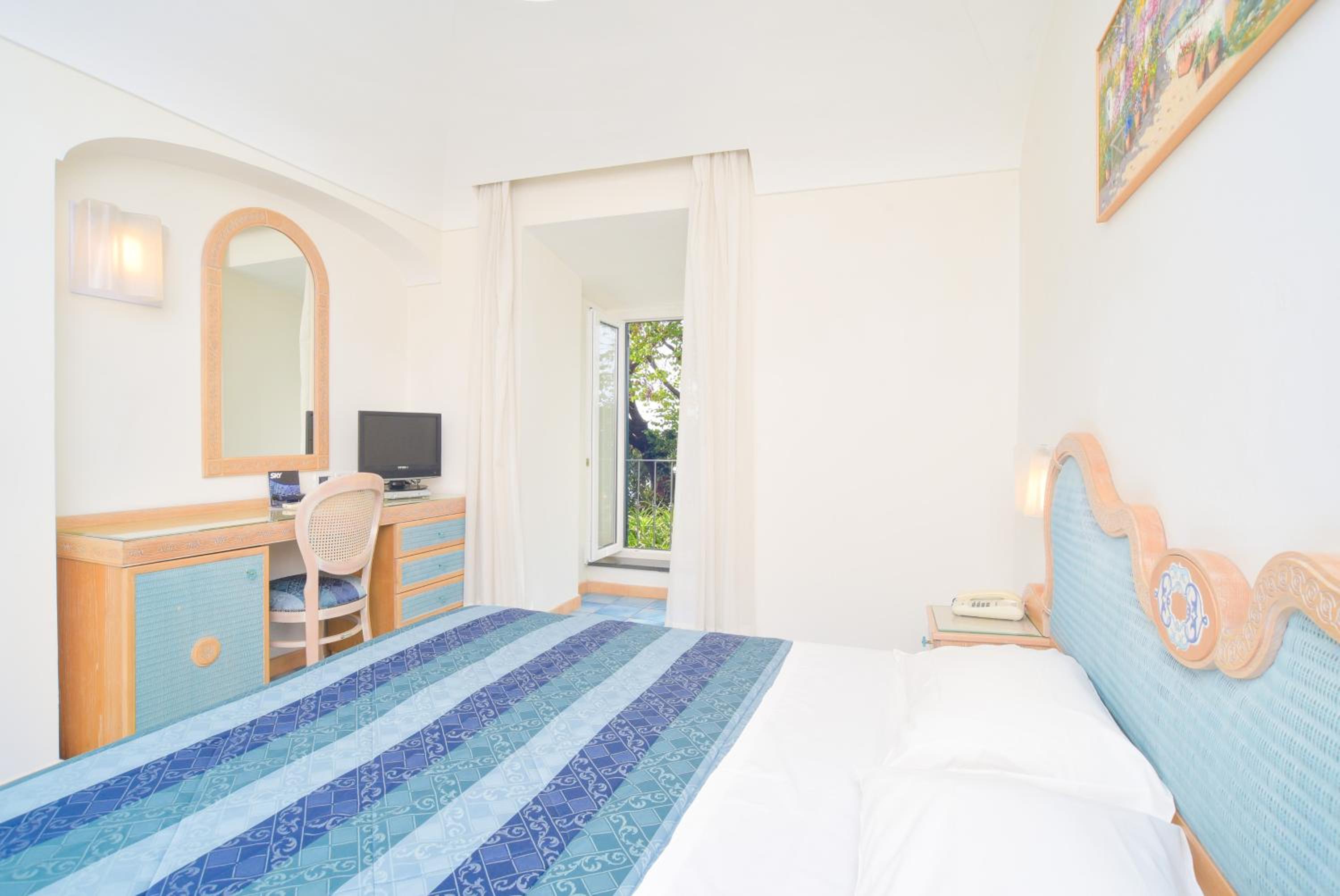 Standard Double Room - Photo 3