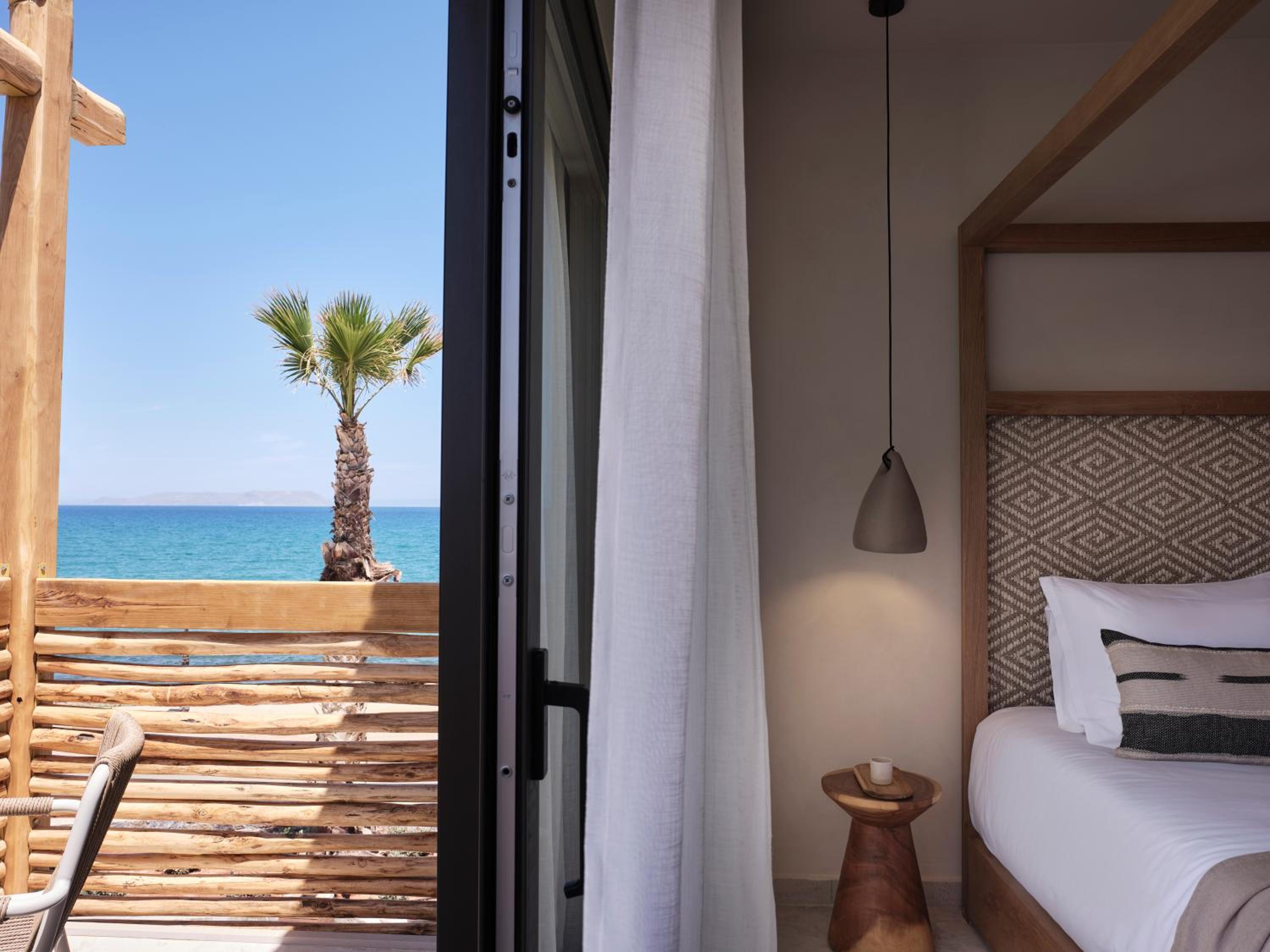 Luxe Room with Pool View thumbnail 6