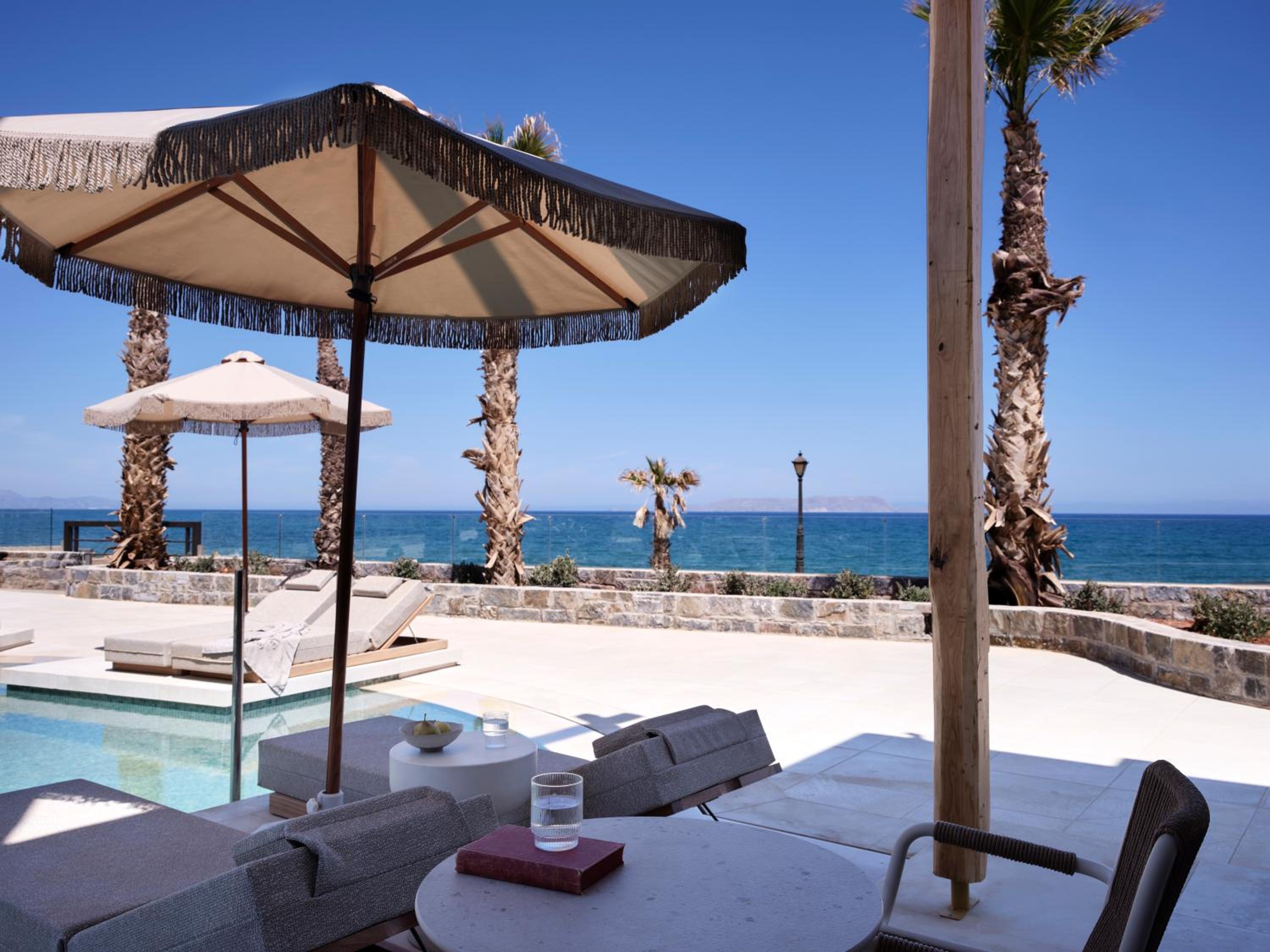 Luxe Room Swim Up