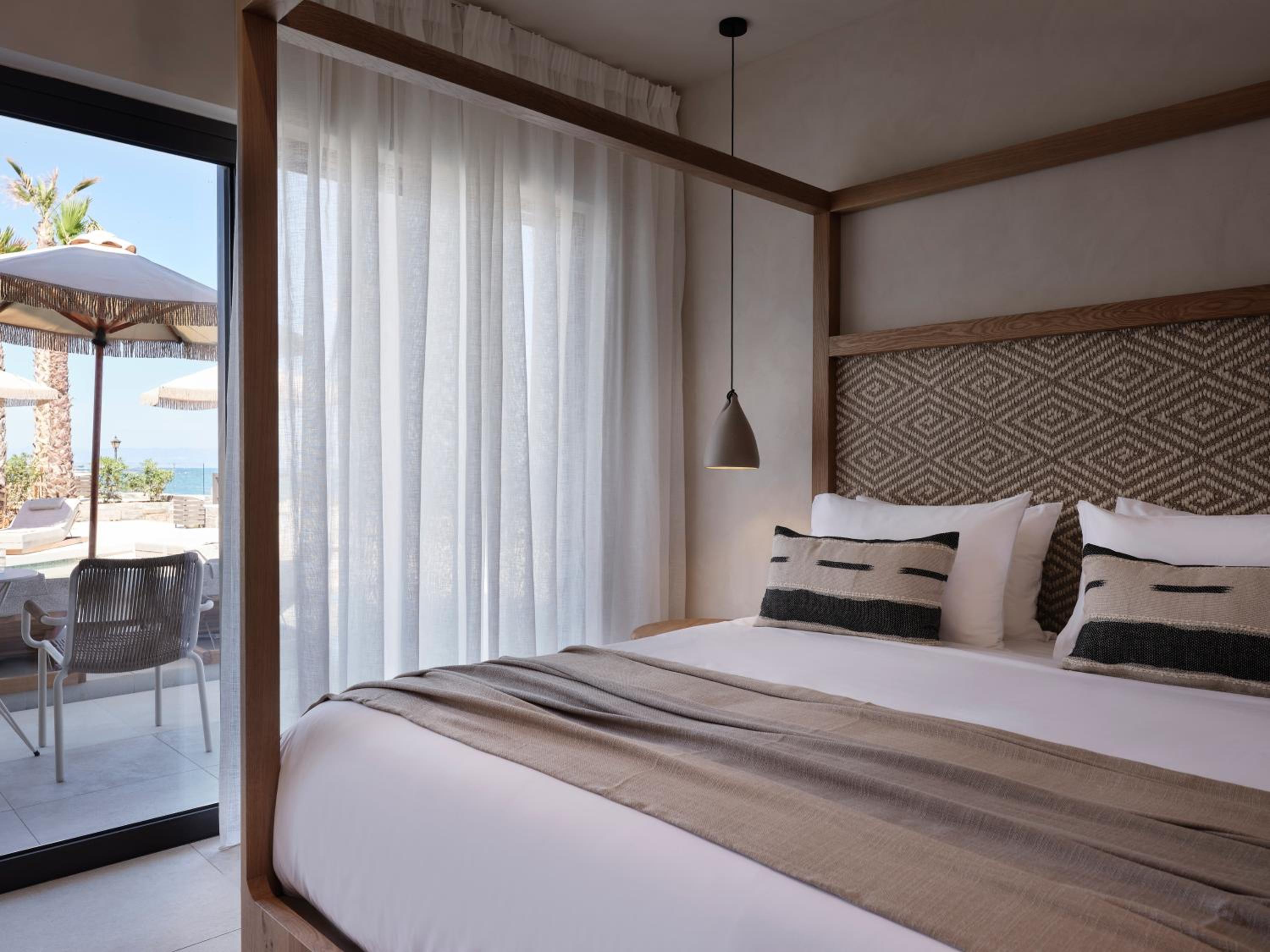 Luxe Room Swim Up