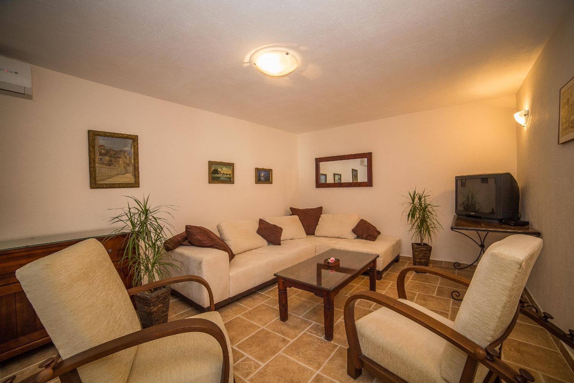 Two-Bedroom Apartment With Patio And Sea View