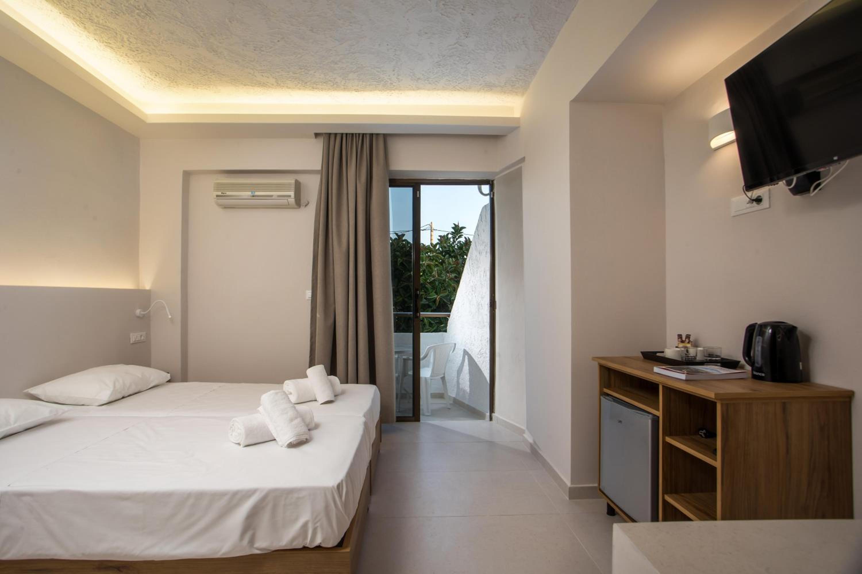 Deluxe Double Room photo 2