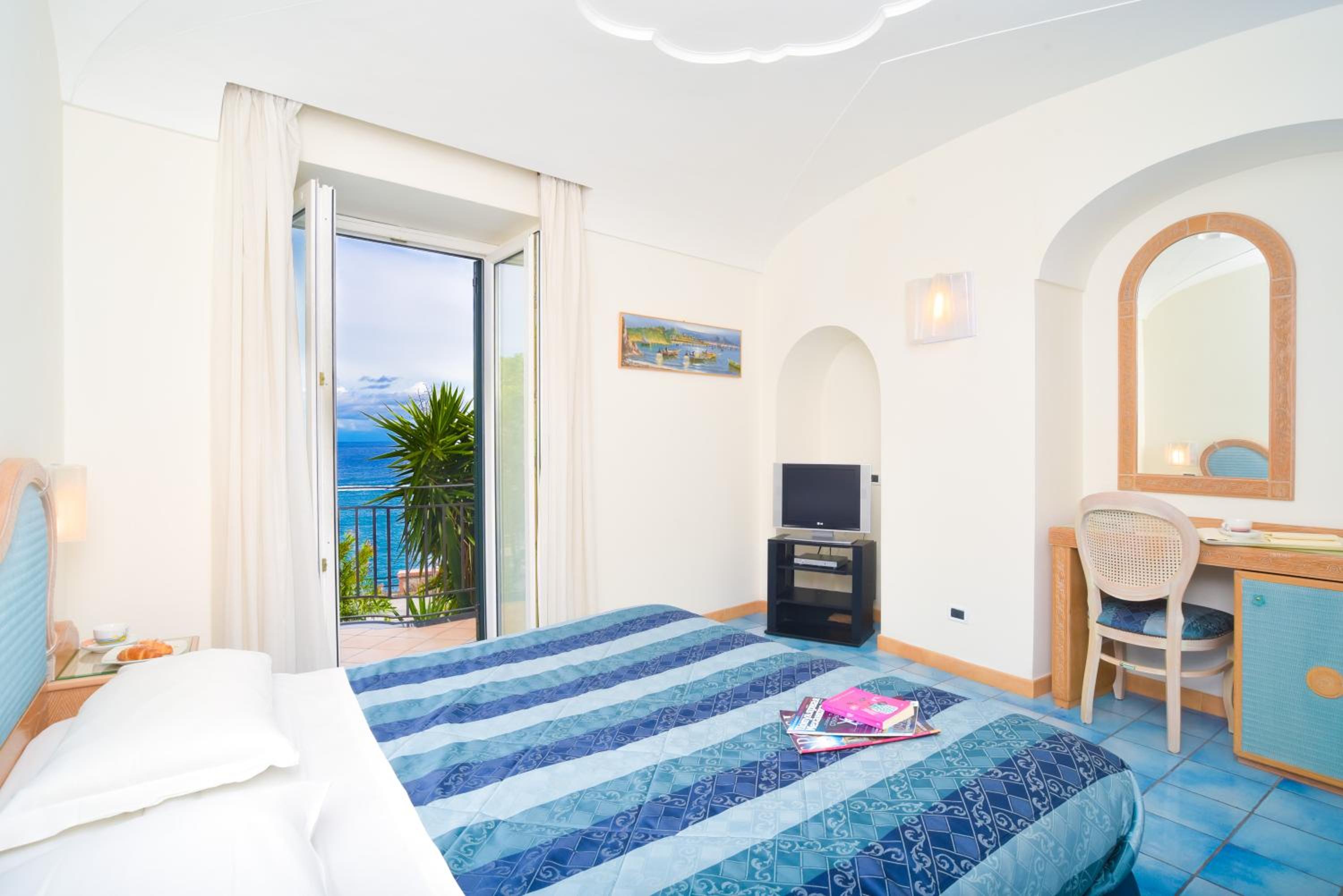 Deluxe Double Room - Photo 2