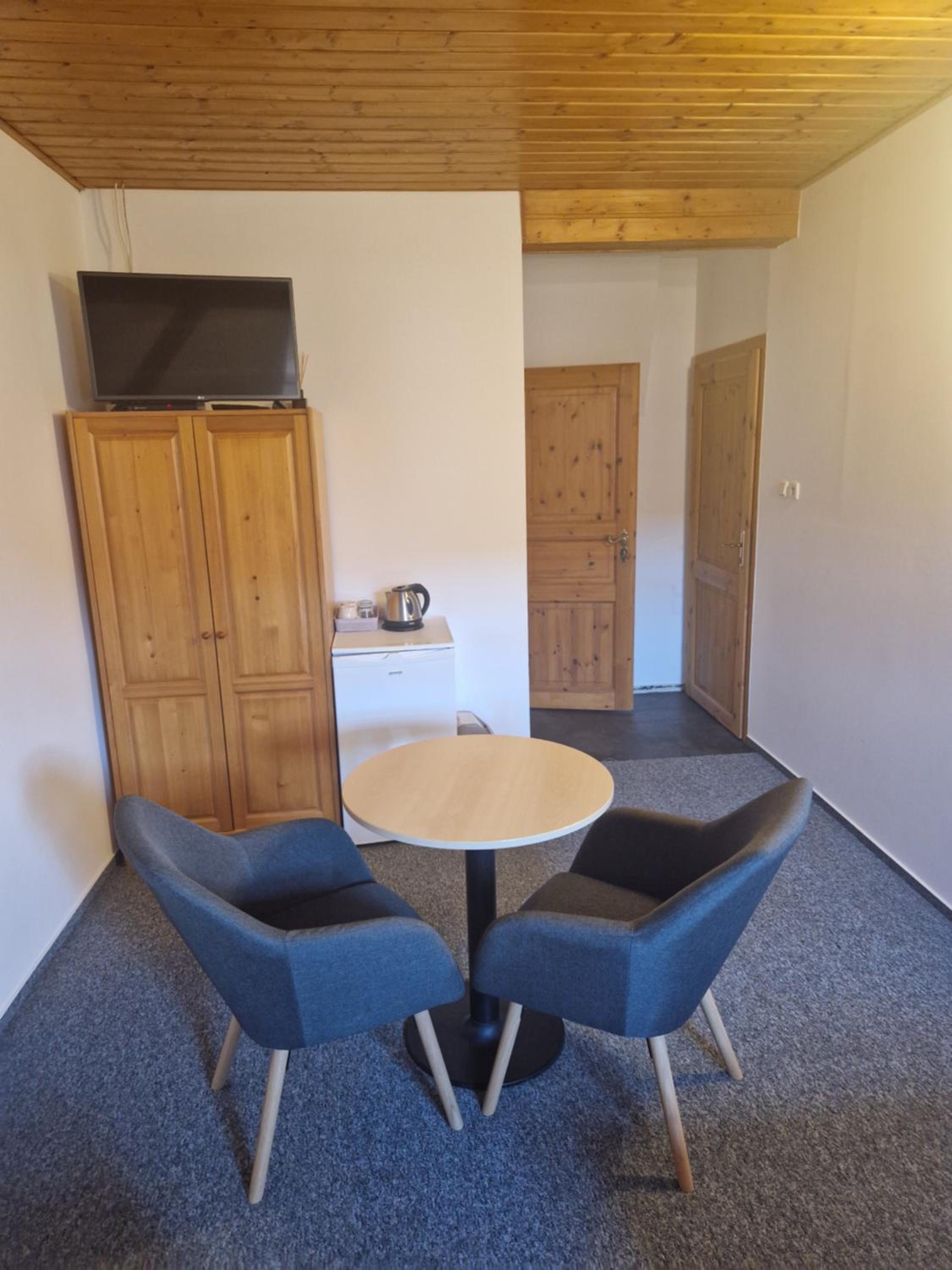 Double or Twin Room with Bathroom photo 3