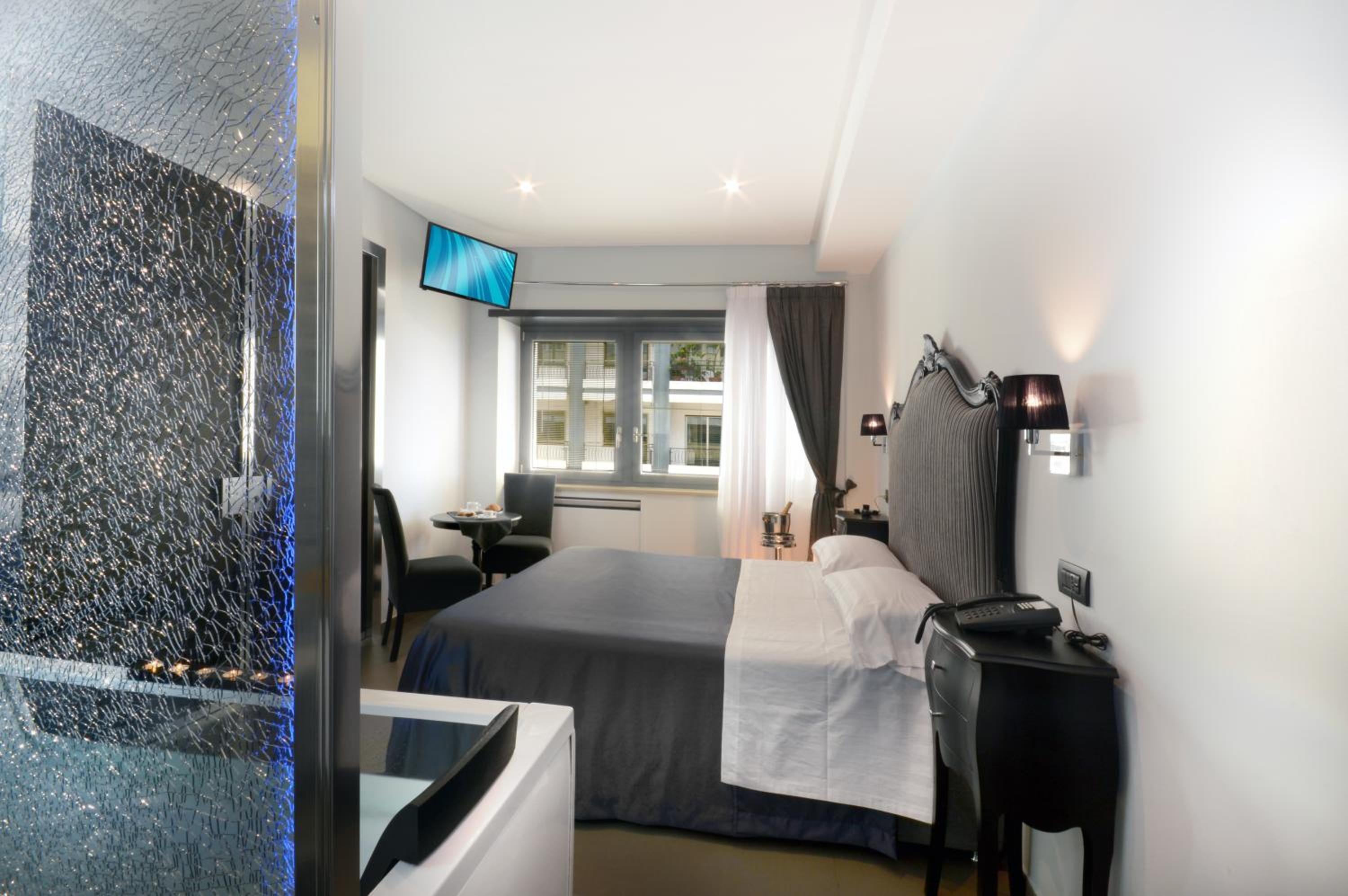 Suite with Spa Bath
