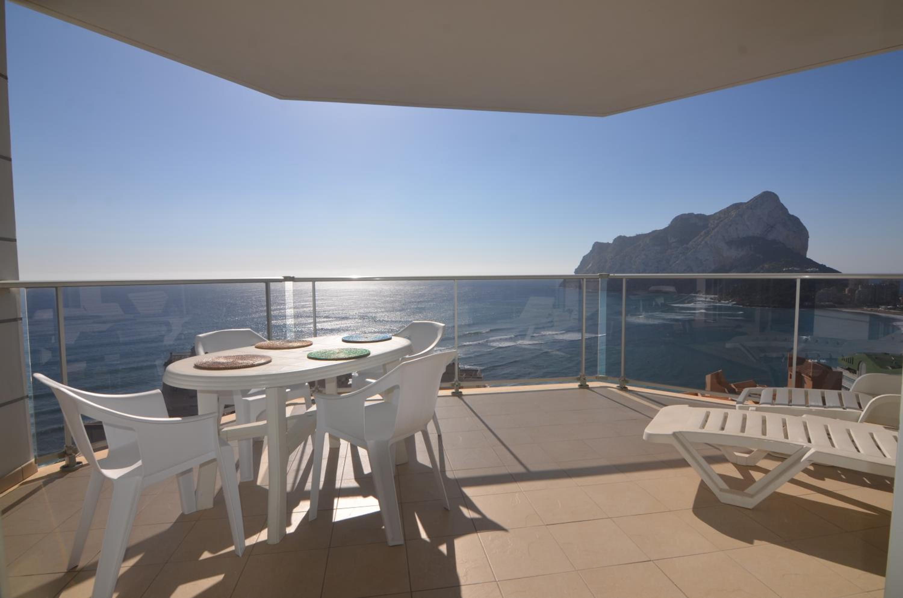 One-Bedroom Apartment with Sea View