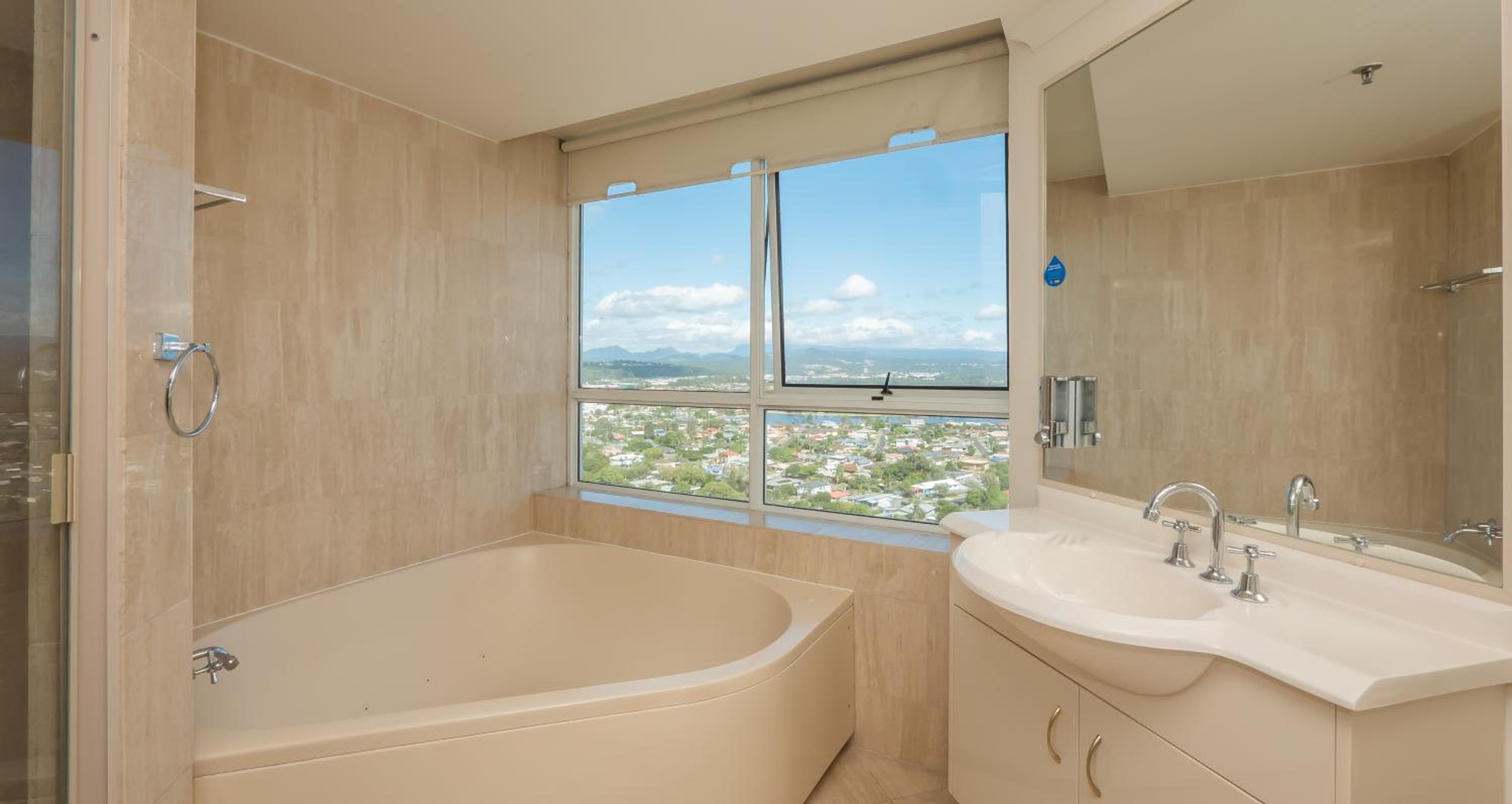 Two-Bedroom Apartment with Ocean View photo 2