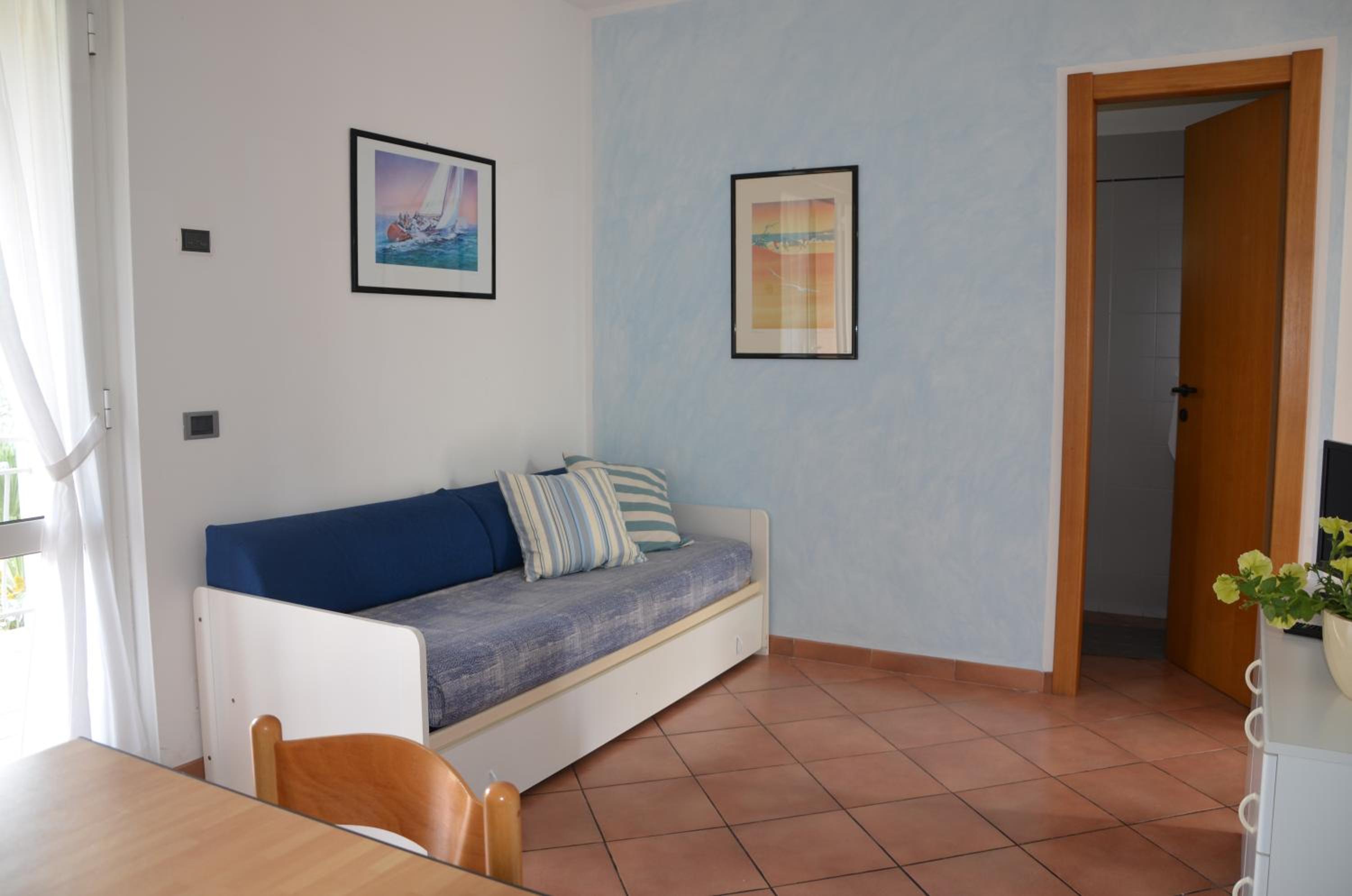 One-Bedroom Apartment with Pool View photo 2