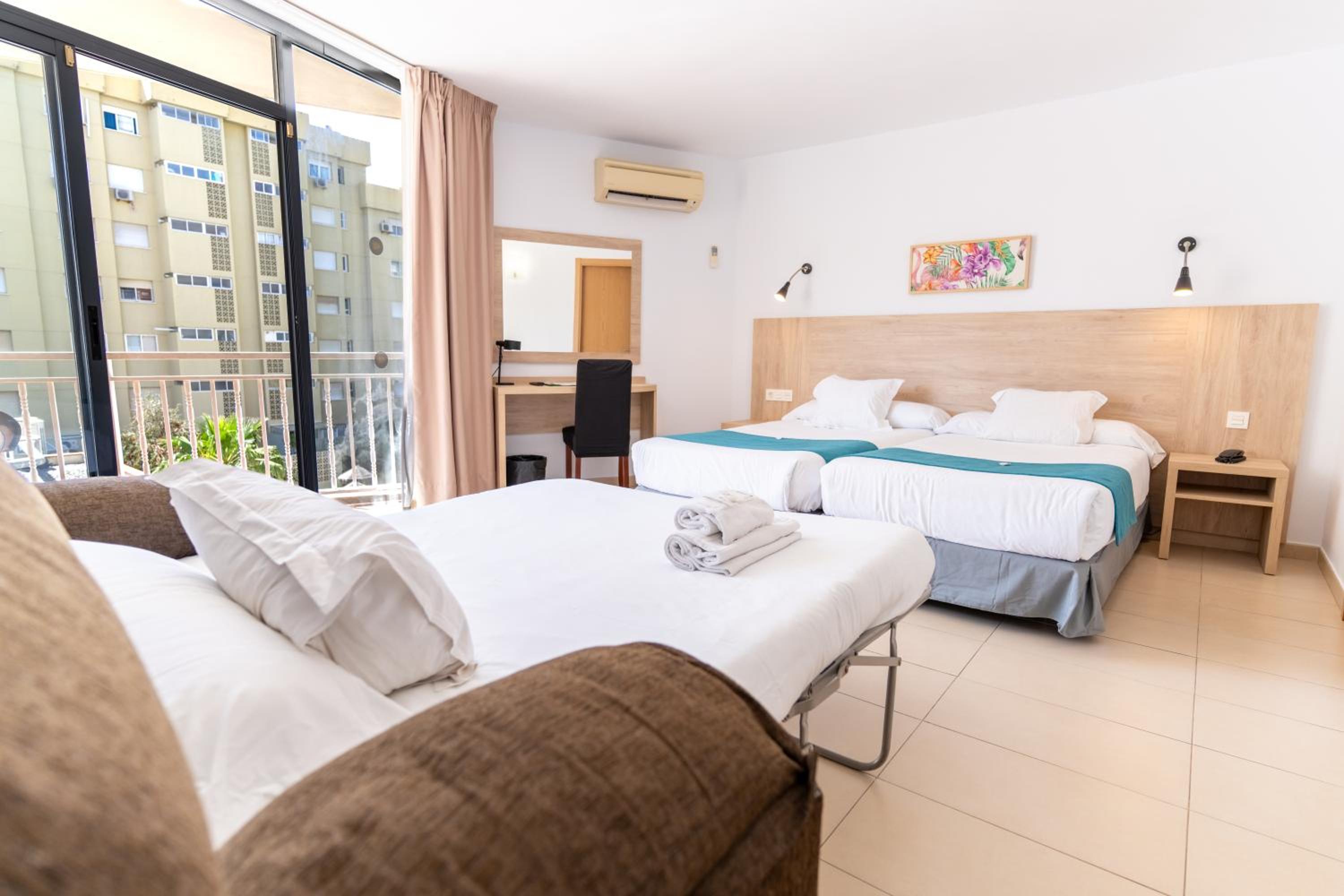 Triple Room with Pool View