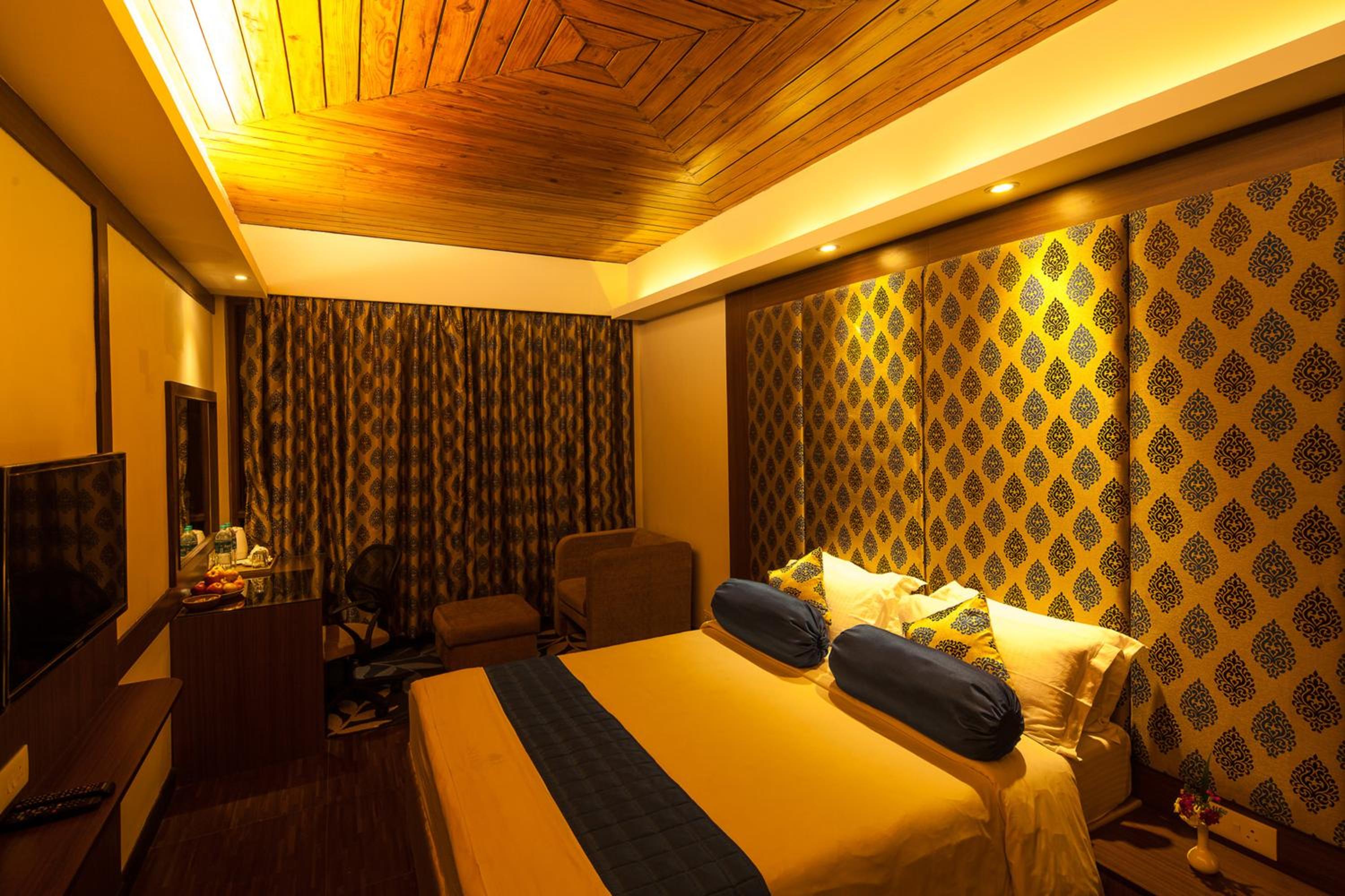 Deluxe Double or Twin Room - Photo 5
