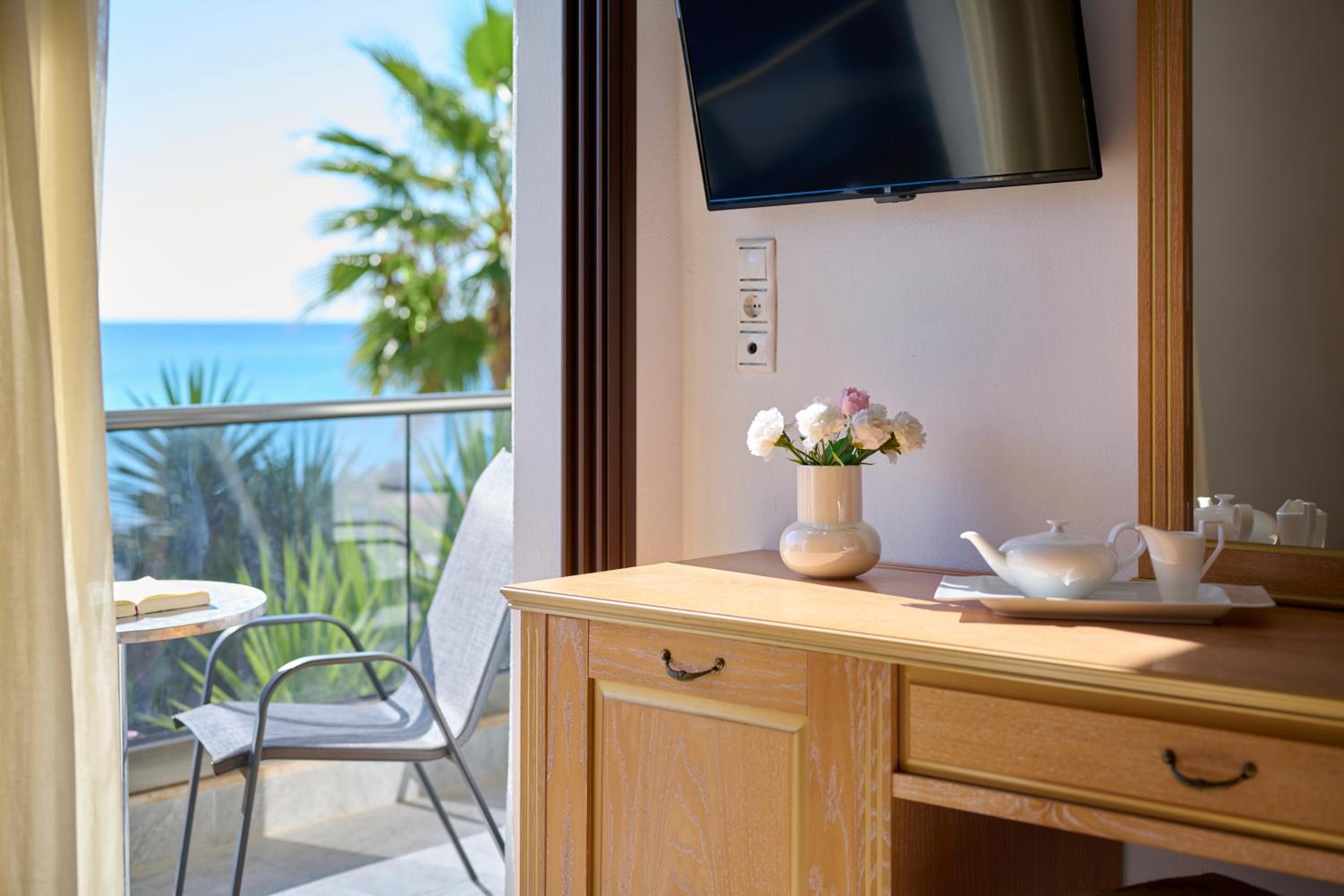 Family Room with Sea View