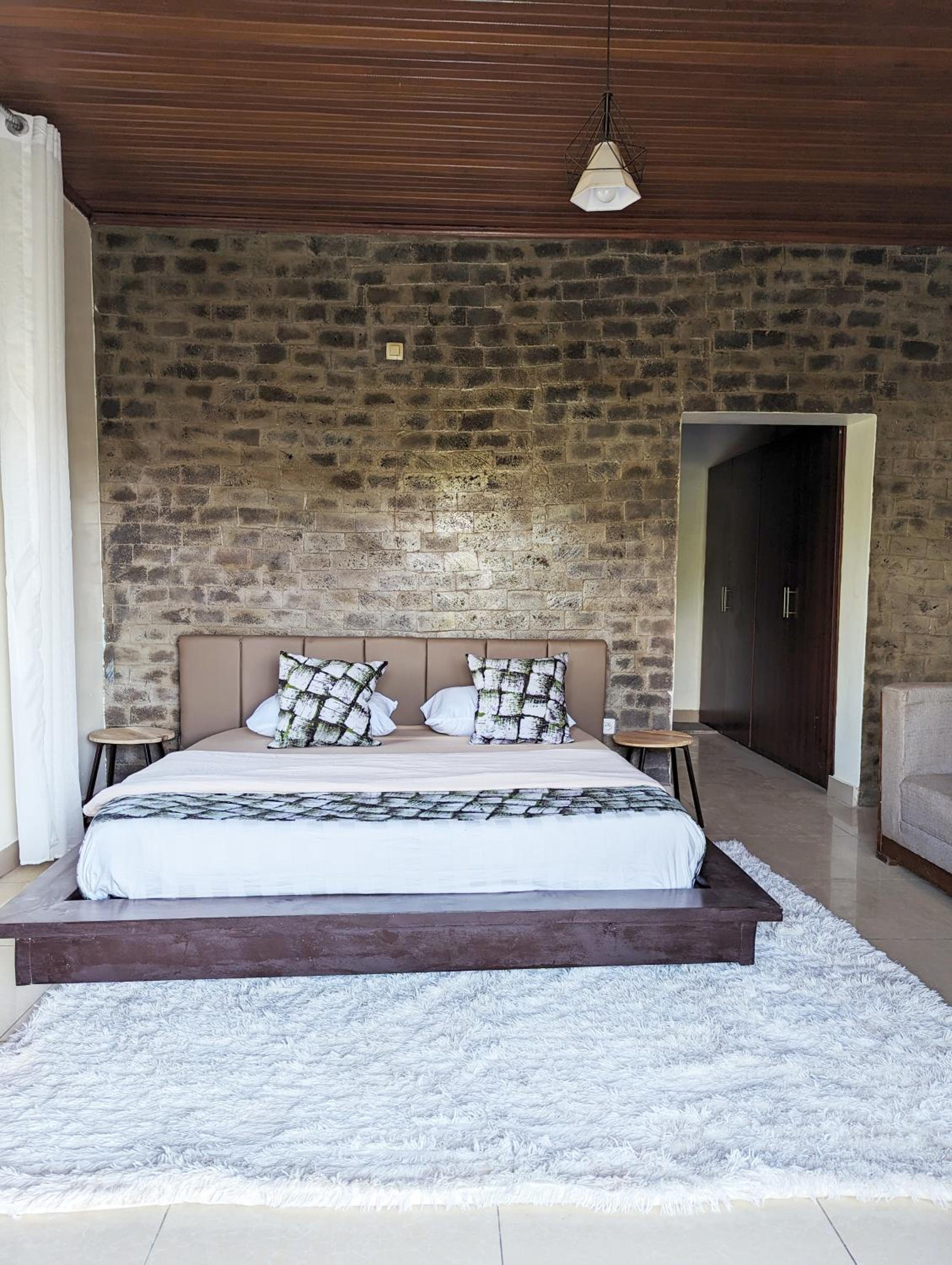 Deluxe King Suite photo 2