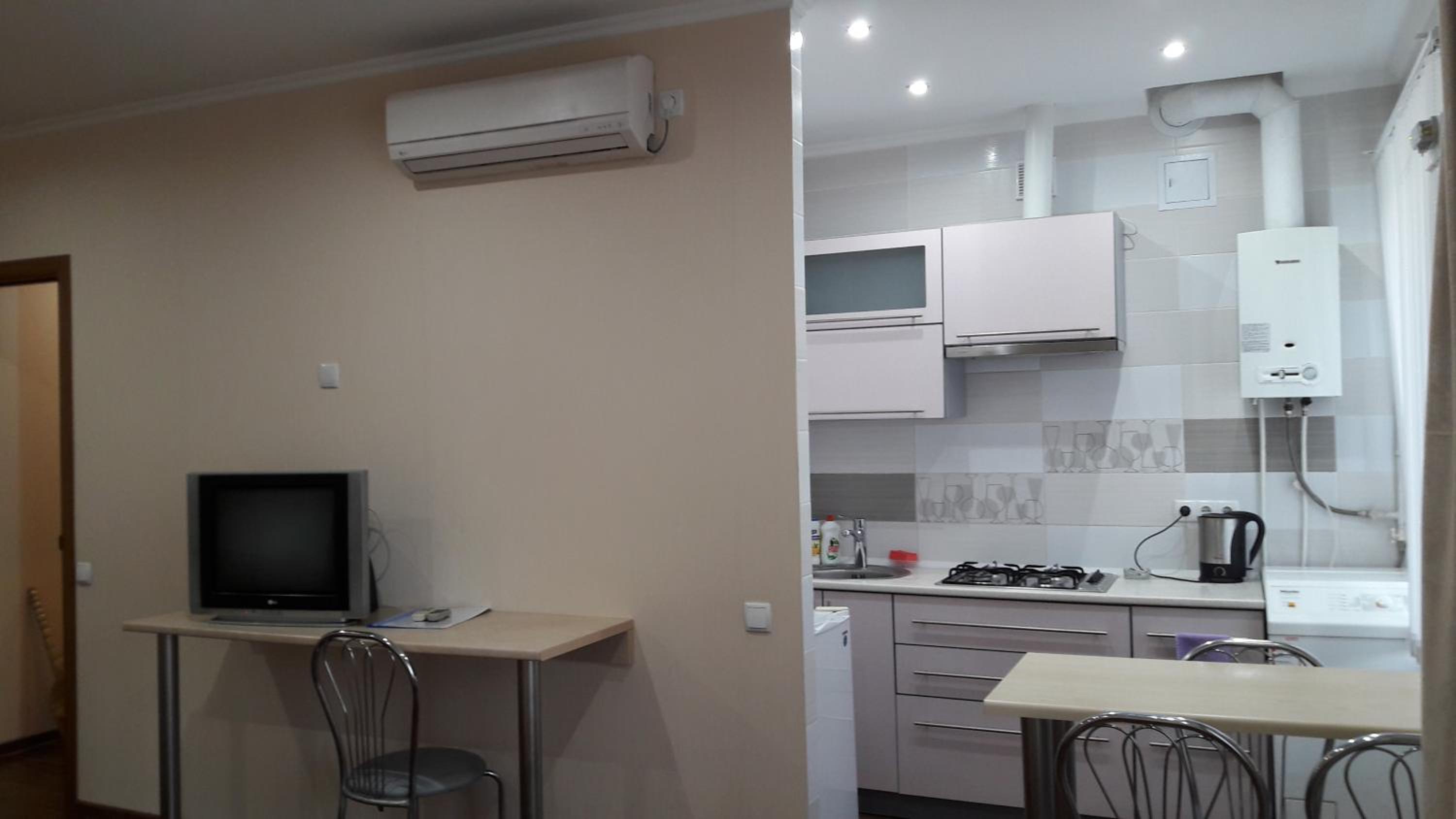 Studio Apartment photo 2