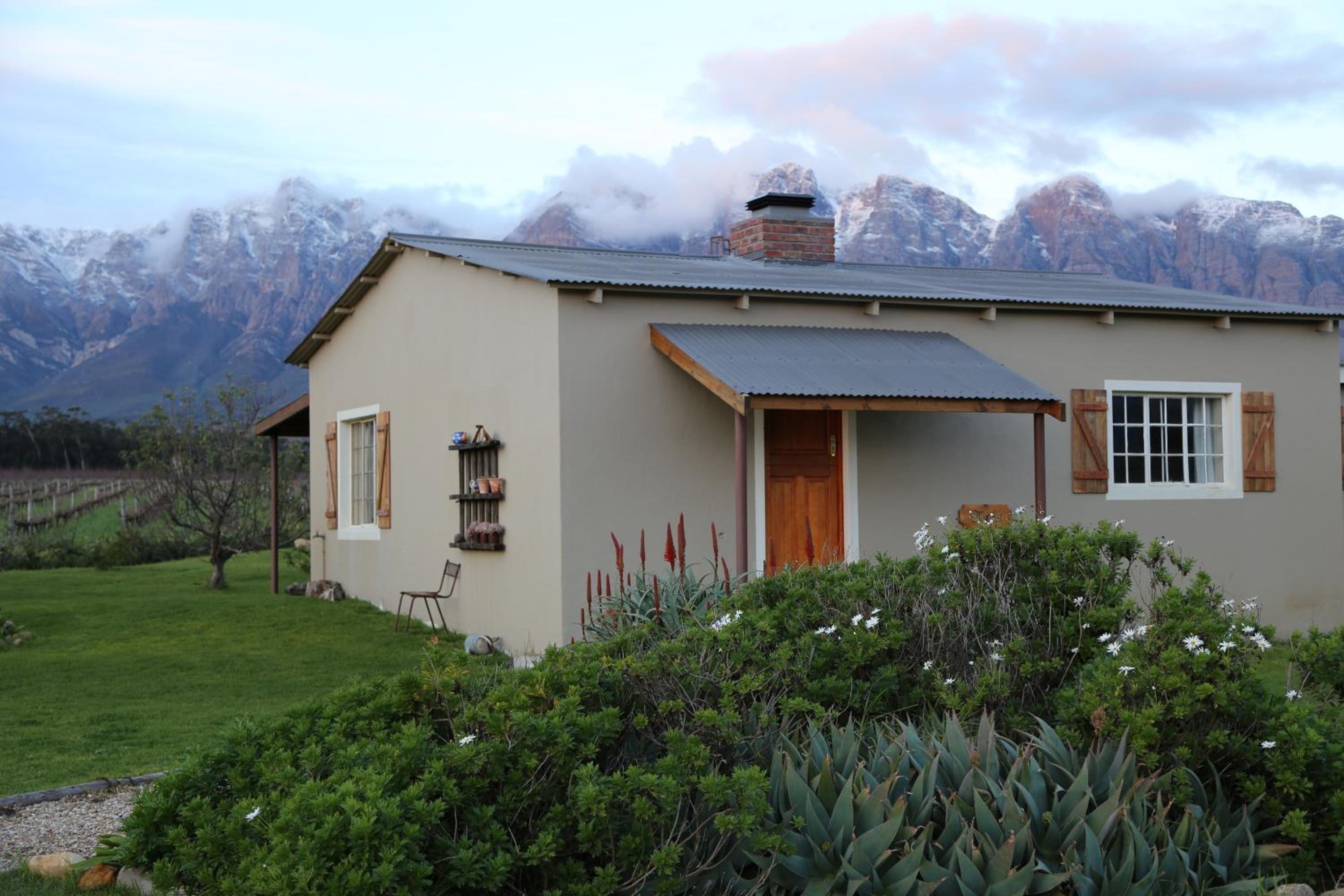 Two-Bedroom House photo 2