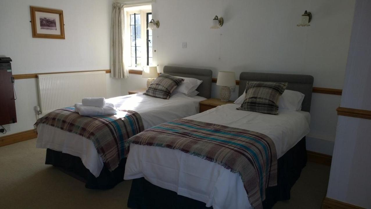 Large Double or Twin Room photo 2