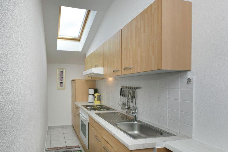 One-Bedroom Apartment with Shower photo 2