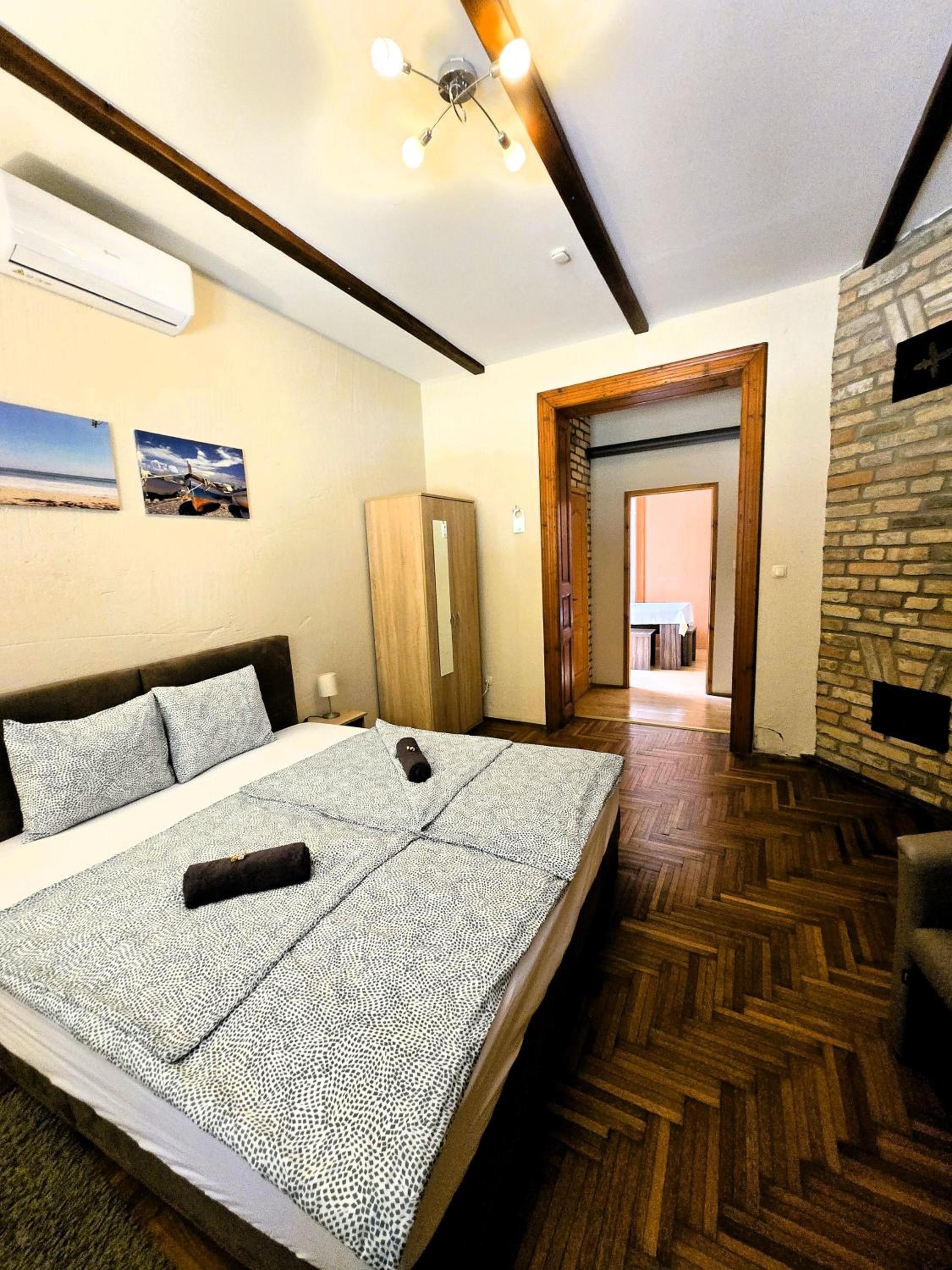 Two-Bedroom Standard Apartment photo 2