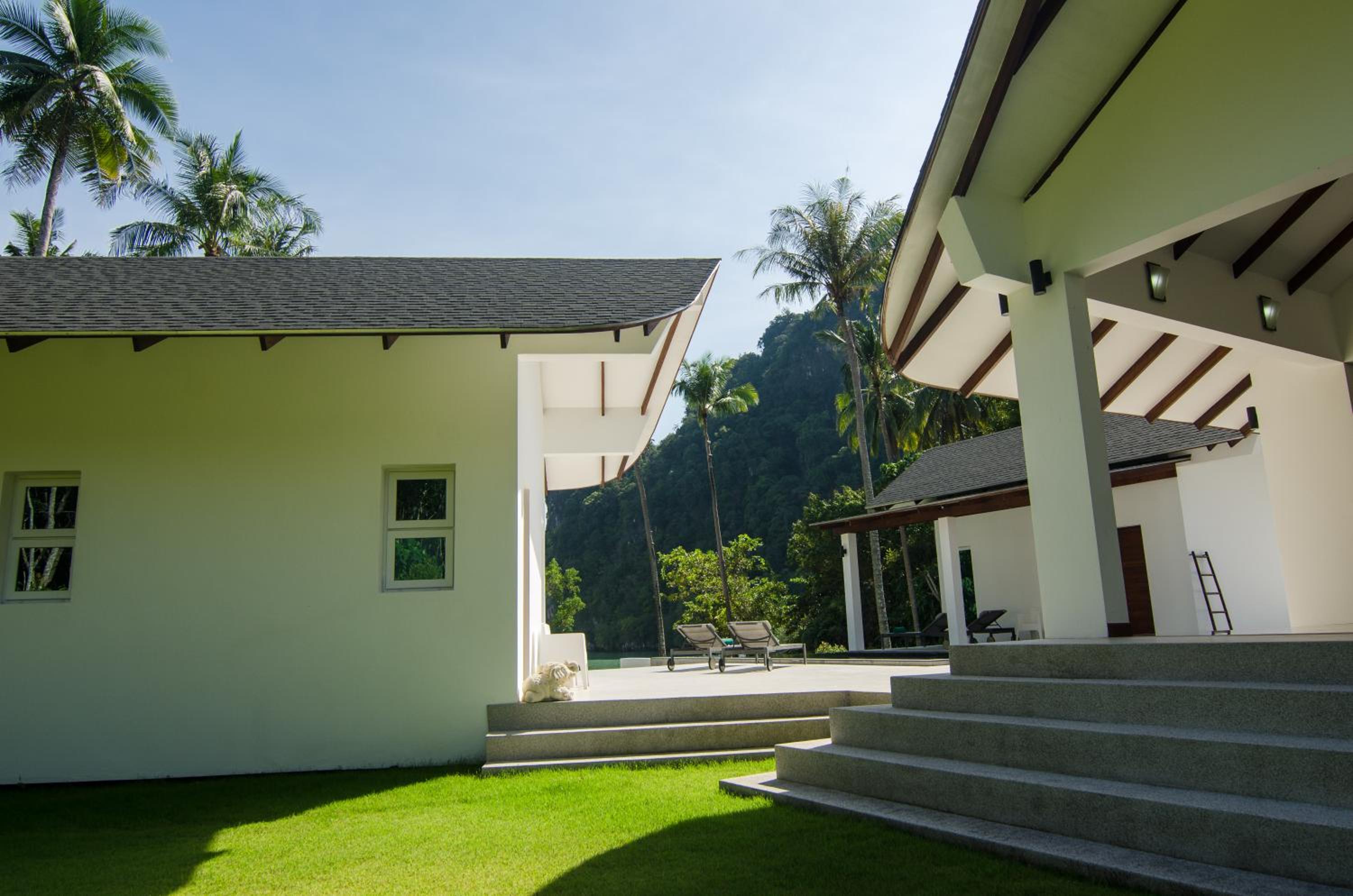 Four-Bedroom Villa - Photo 3