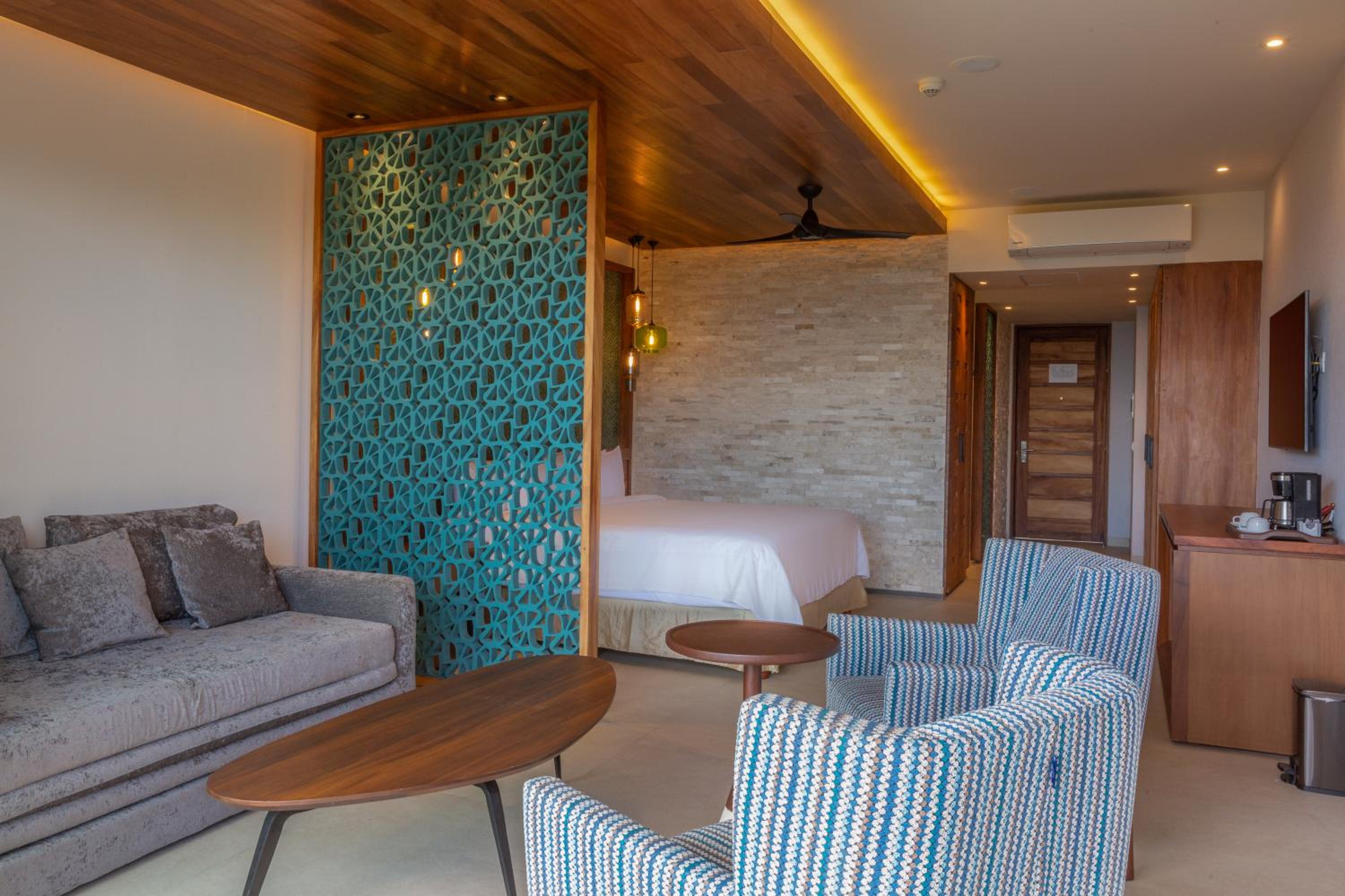 Platinum King Junior Suite (2 adults + 1 child) photo 3