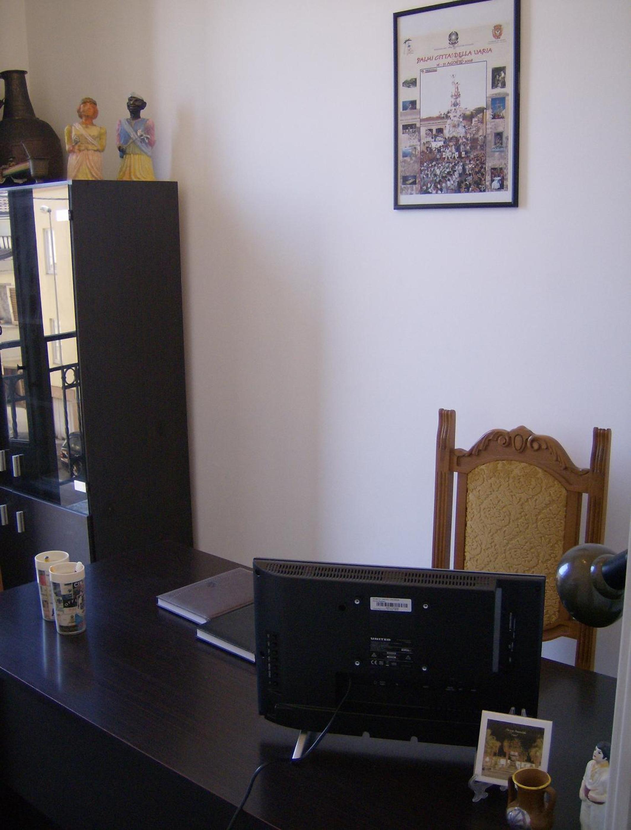 Three-Bedroom Apartment with Private Bathroom  - Photo 73