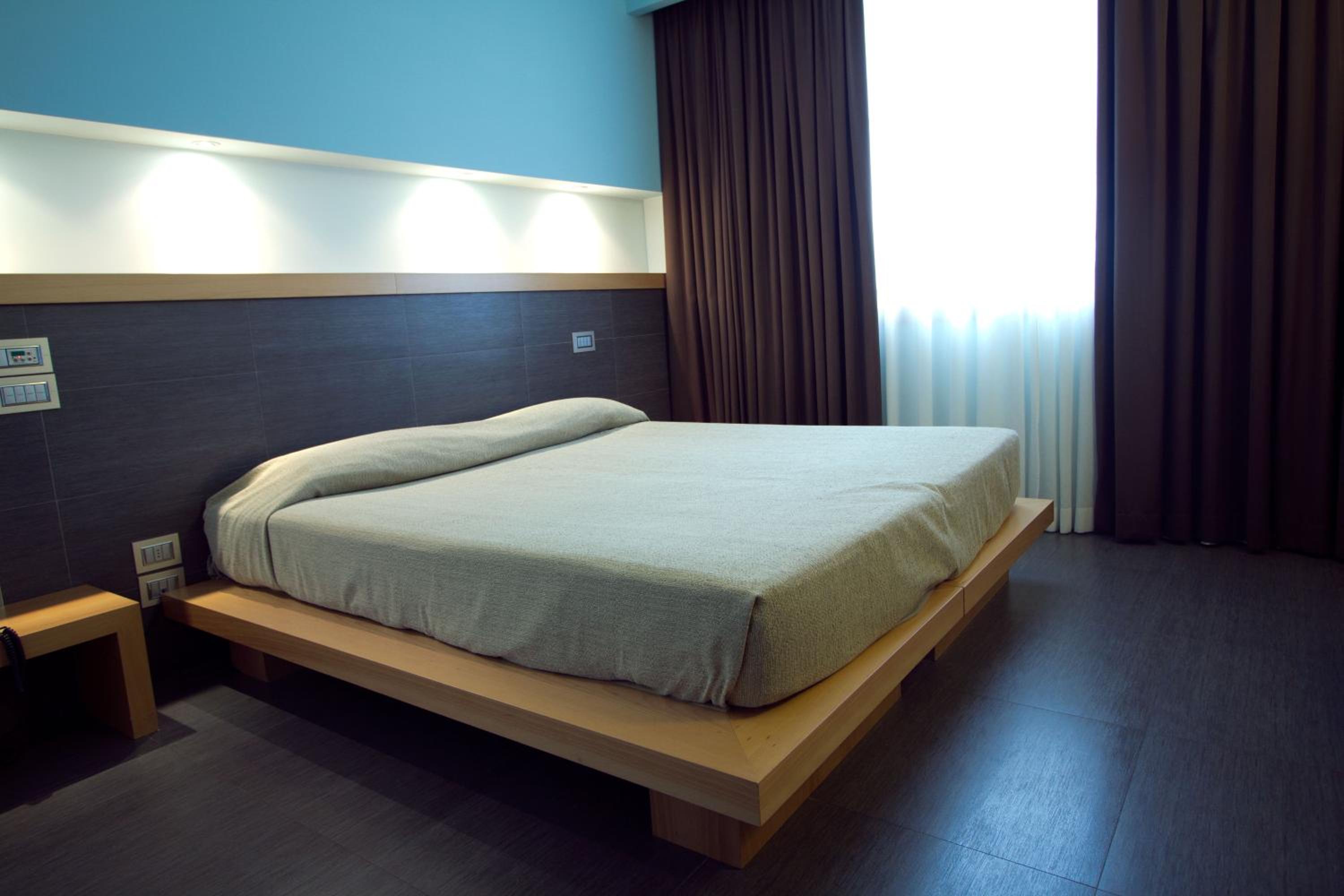 Double or Twin Room - Photo 16
