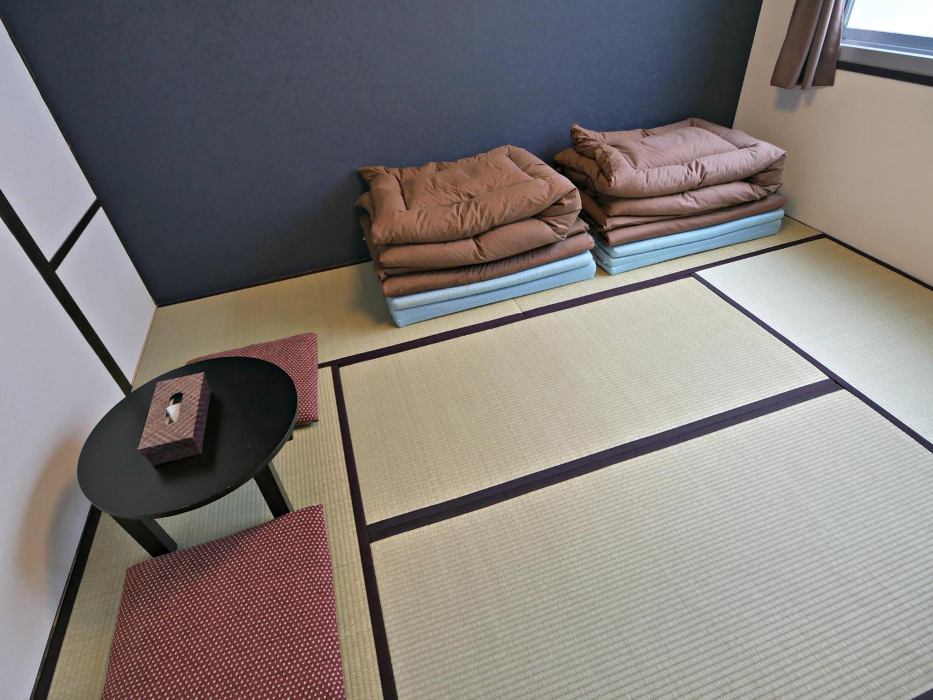 Japanese-Style Twin Room with Shared Bathroom photo 2