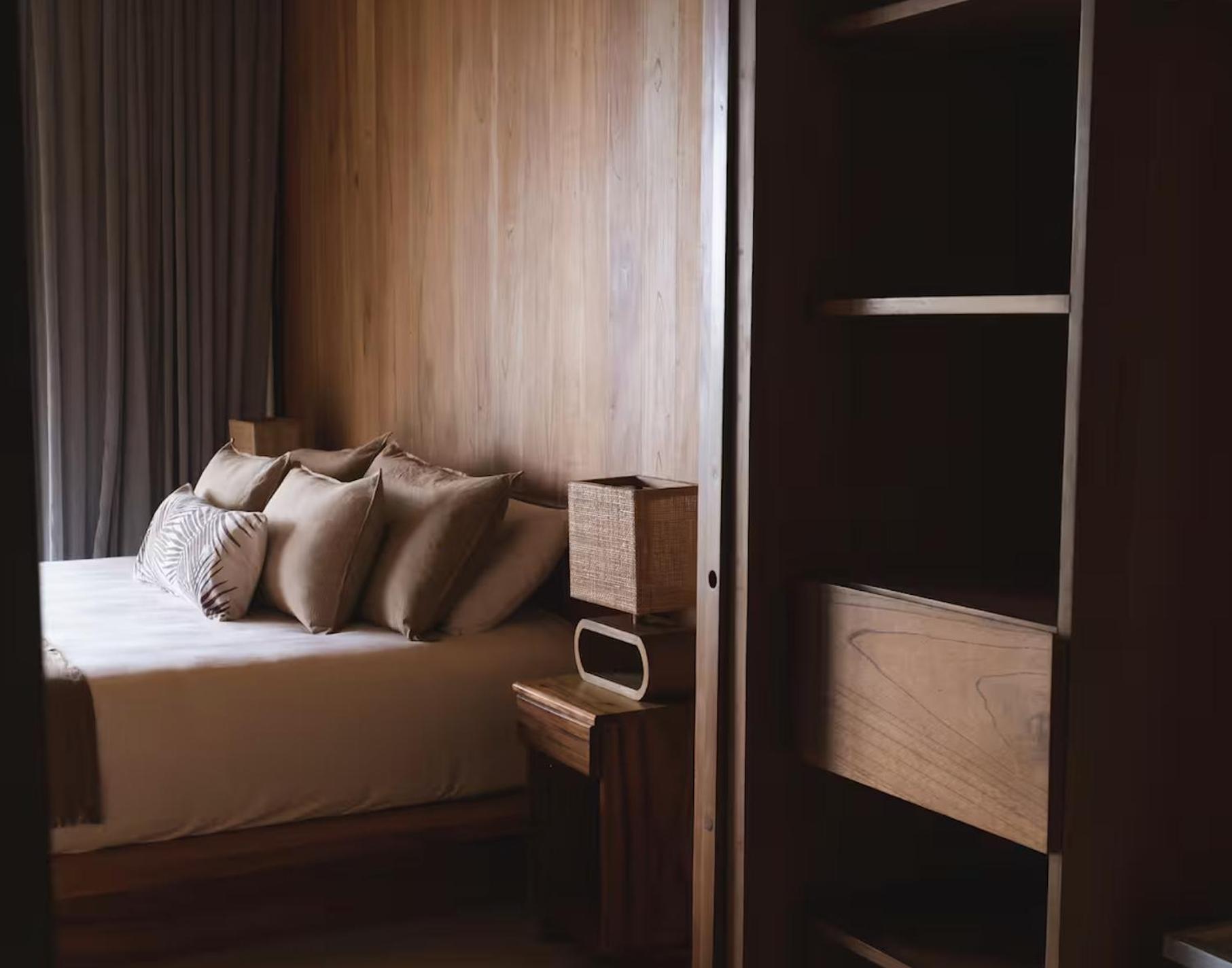 Deluxe Double Room with Balcony and Sea View photo 3