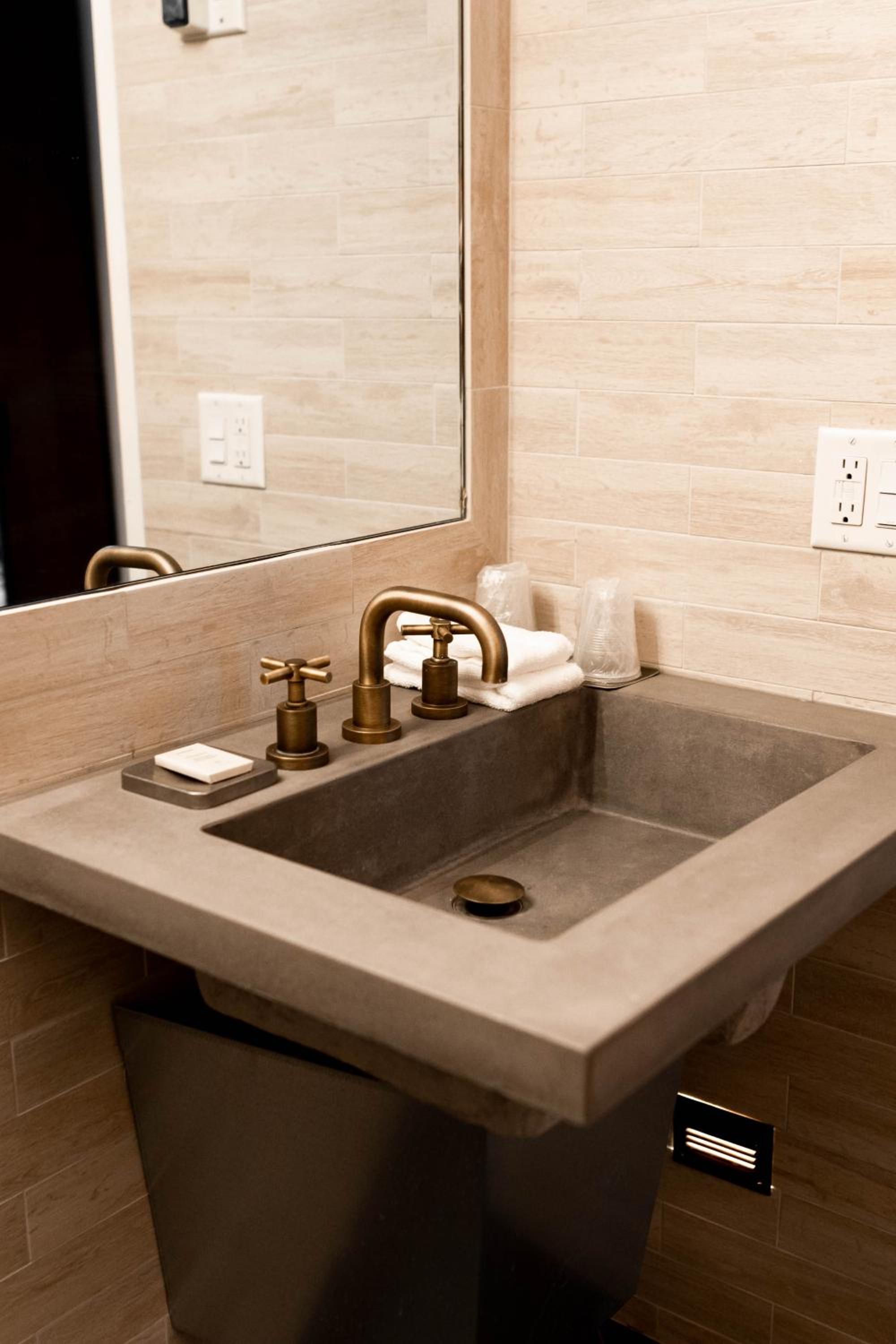 Double Room with Two Double Beds - Mobility Accessible with Roll-in Shower