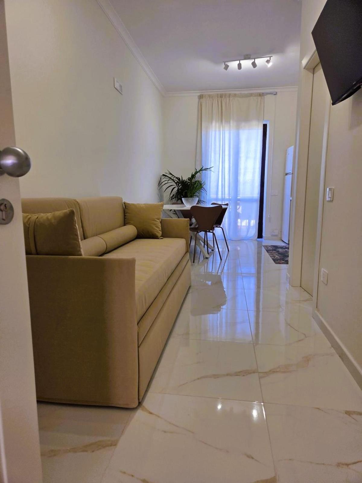 Deluxe Apartment - Photo 2