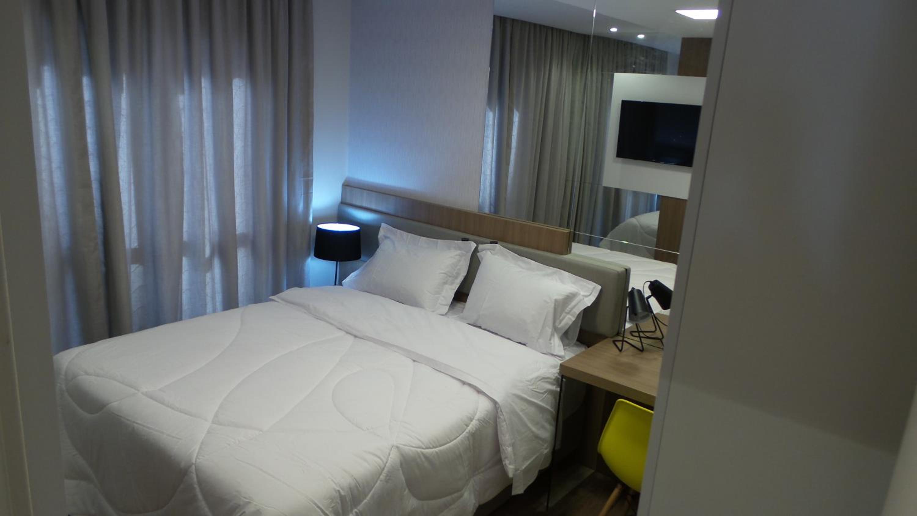Two-Bedroom Deluxe Apartment with Balcony