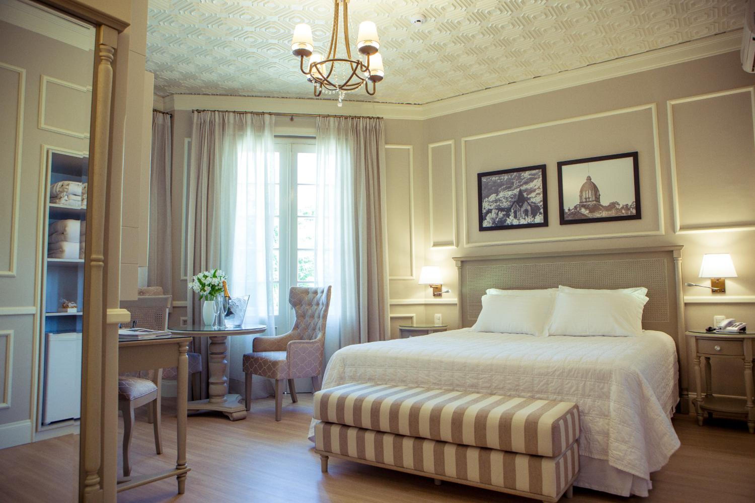 Suite with Balcony - Photo 3