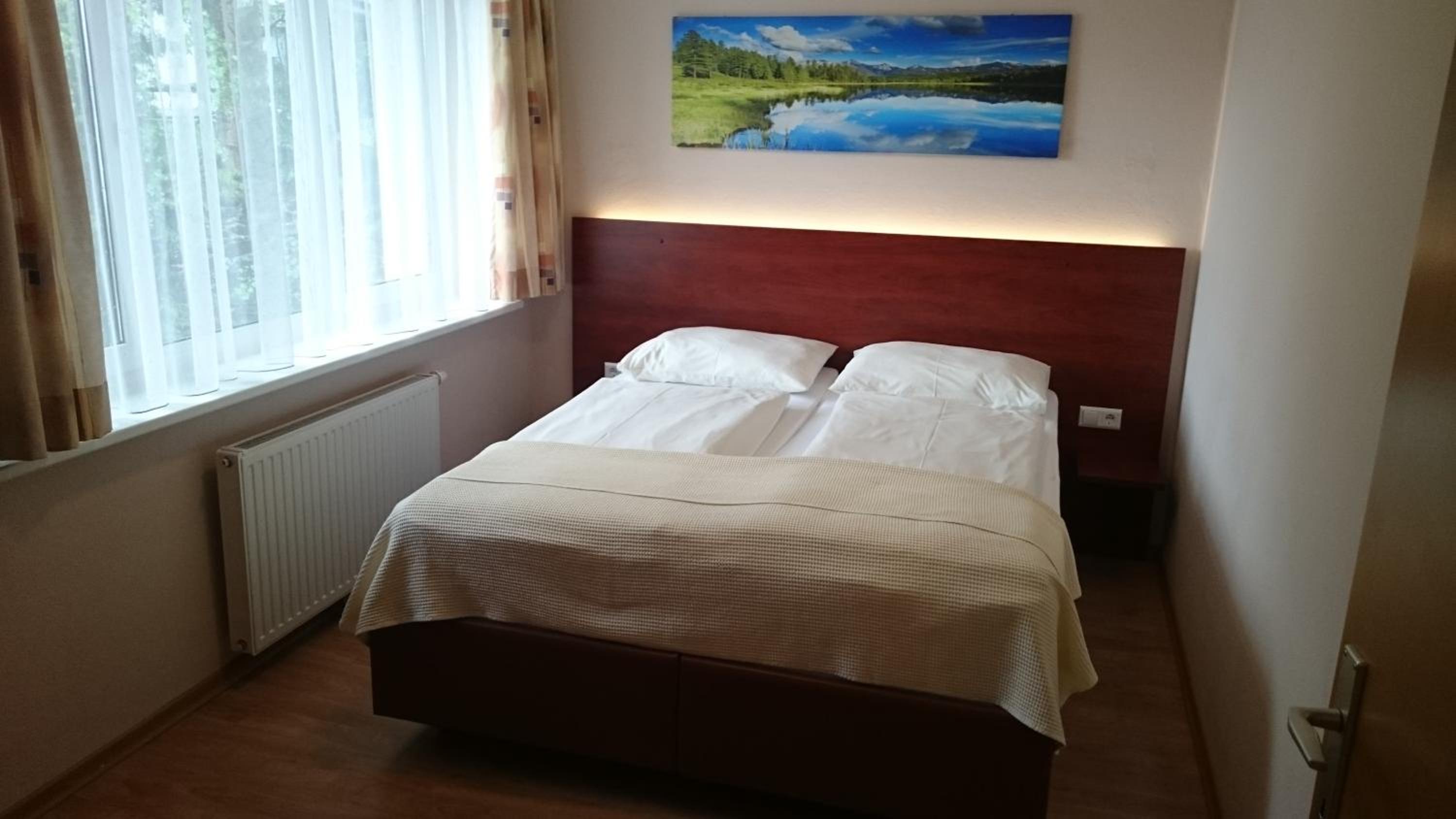 Two-Bedroom Apartment with Lateral Lake View photo 3