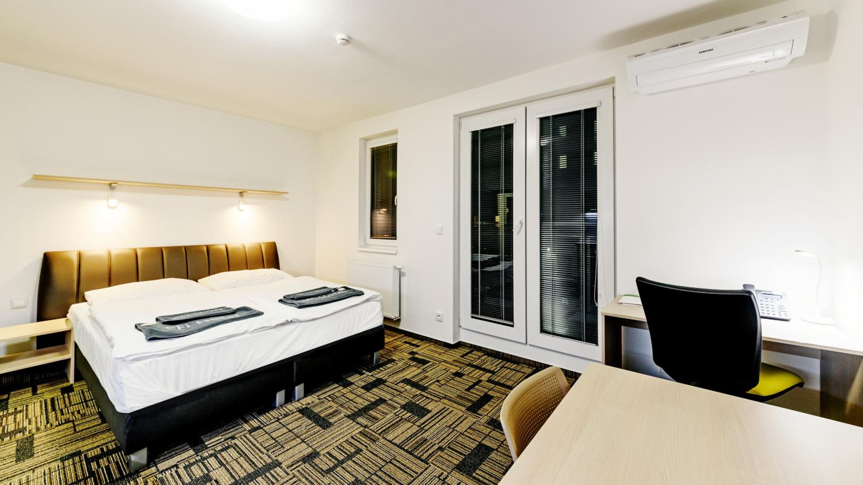 Executive Apartment with Balcony photo 2