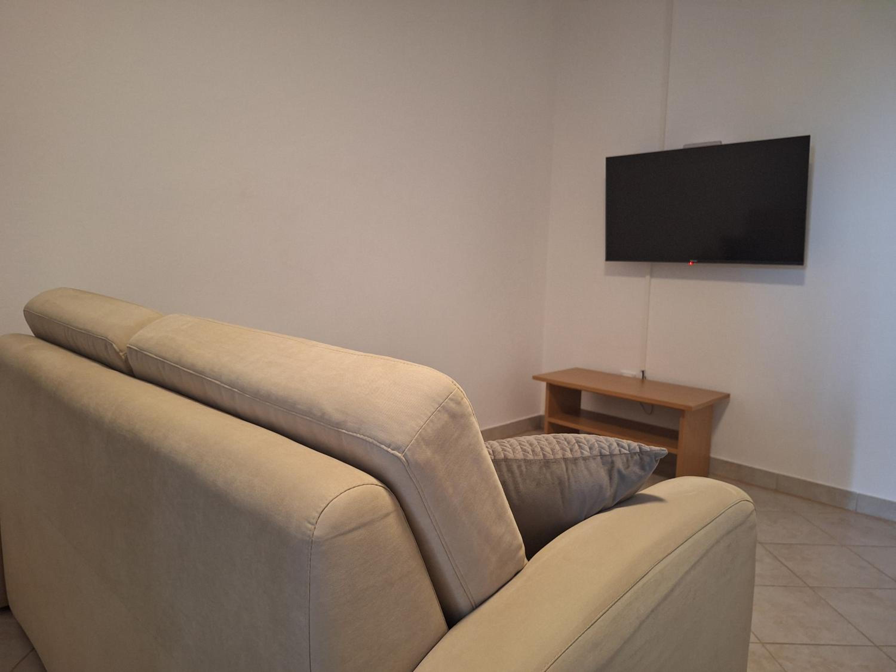 Apartment - Ground Floor photo 2